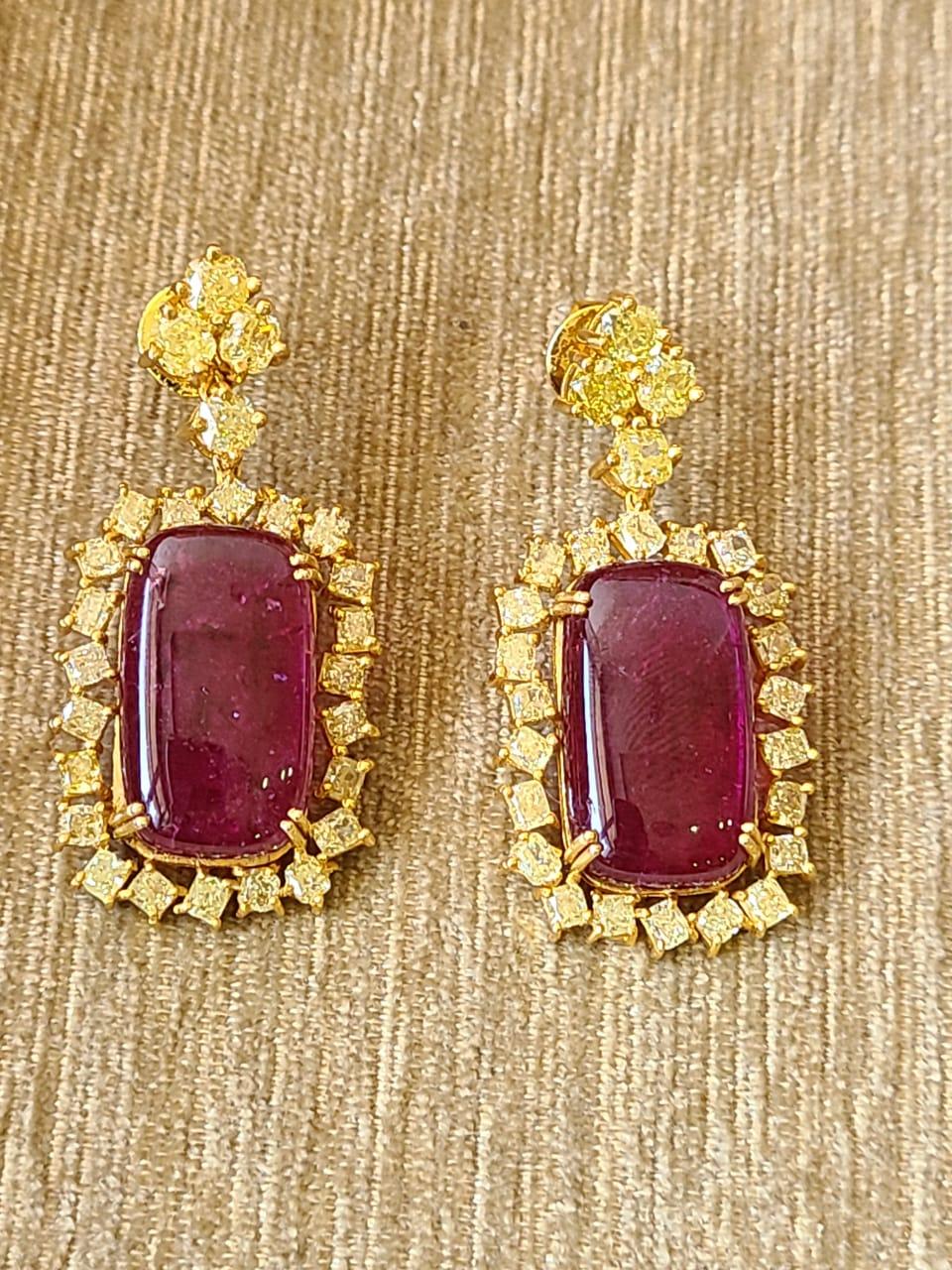 Natürliche Rubellit-Cabochons & gelbe Diamanten-Ohrringe aus 18 Karat Gold 1