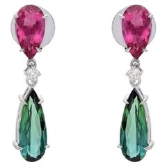 Orecchino con rubellite naturale, tormalina e diamanti in oro 18 carati