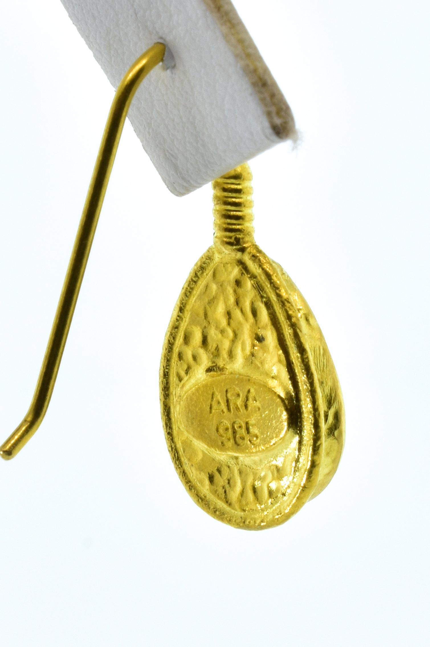 Natural Rubies in Contemporary Gold Earrings In Excellent Condition In Aspen, CO