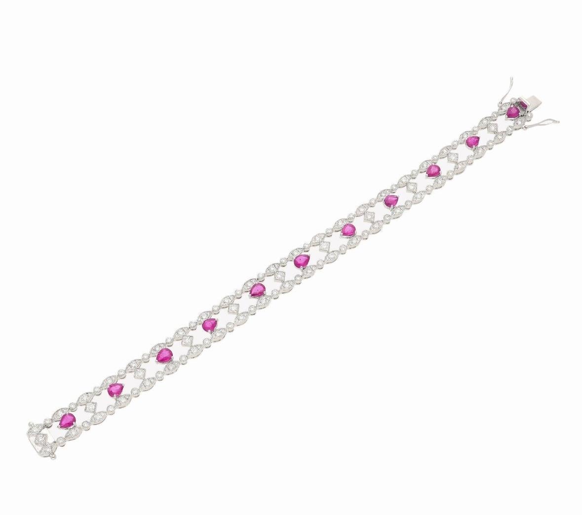 Natürlicher Rubin 2,99 Karat & Diamant 2,08 Karat Armband aus 18 Karat Gold im Zustand „Neu�“ in jaipur, IN