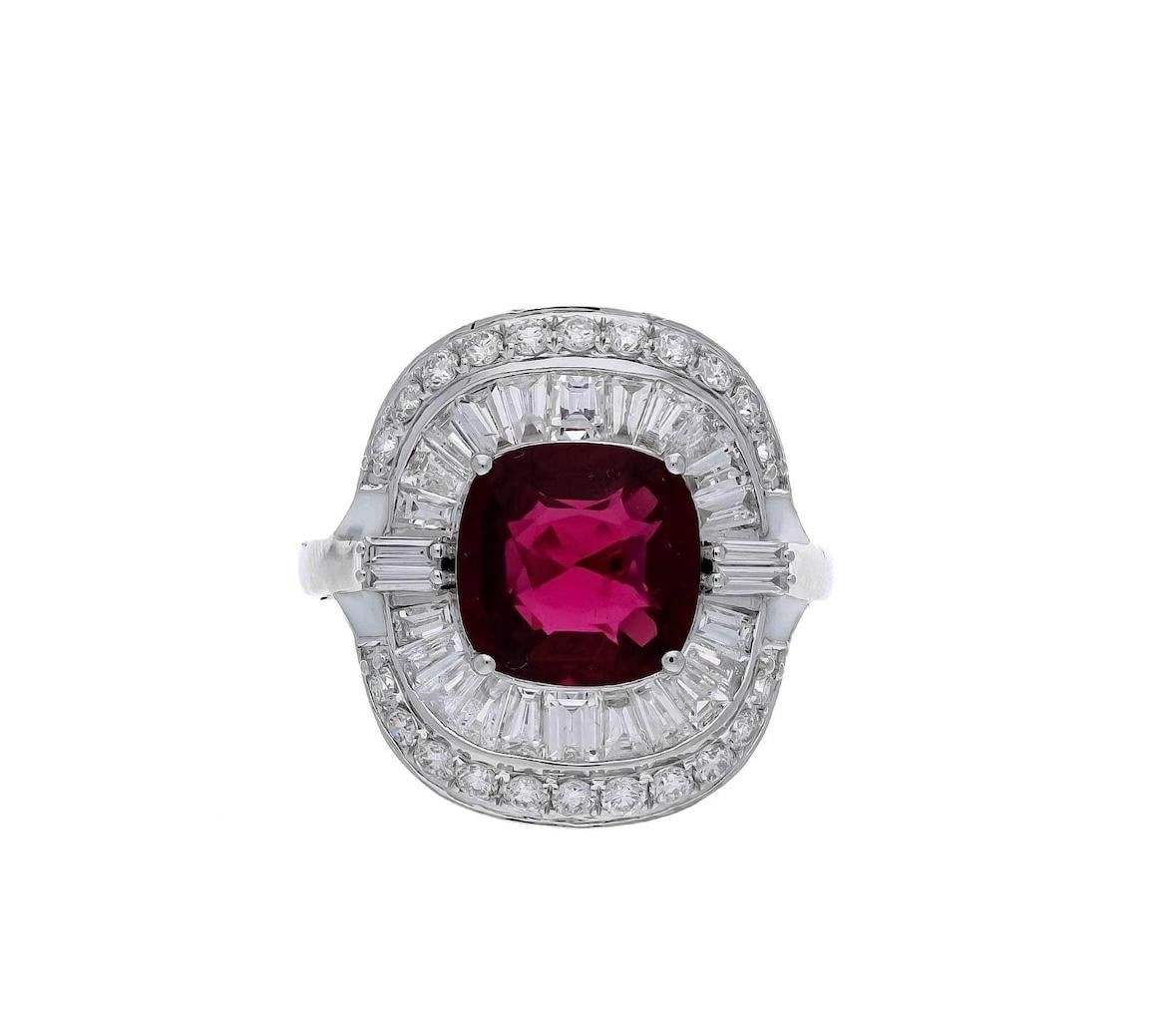 Women's Natural ruby 3.38cts & diamond 2.00cts ring in 18k gold