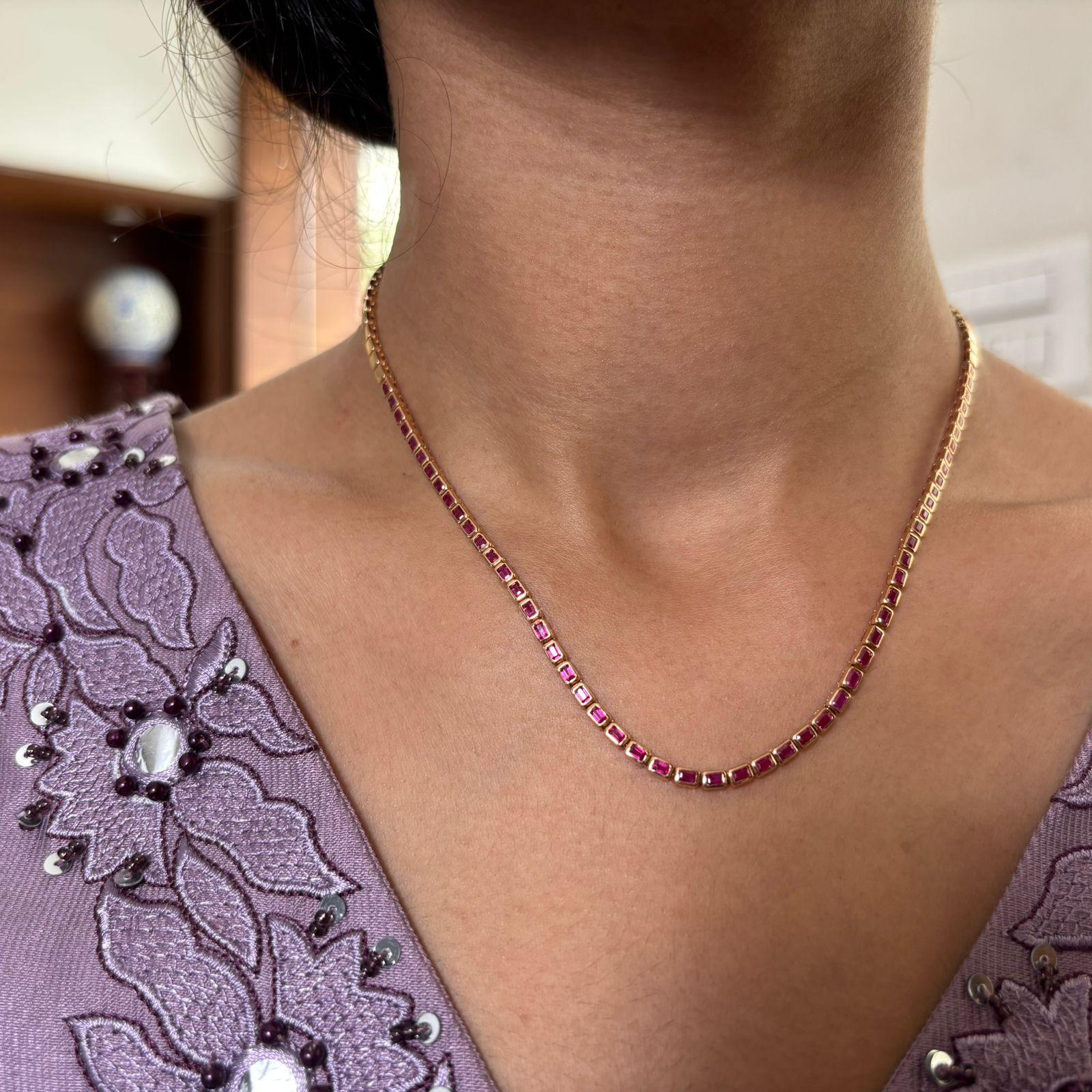 Collier en or 18k avec rubis naturel 4.08cts Pour femmes en vente