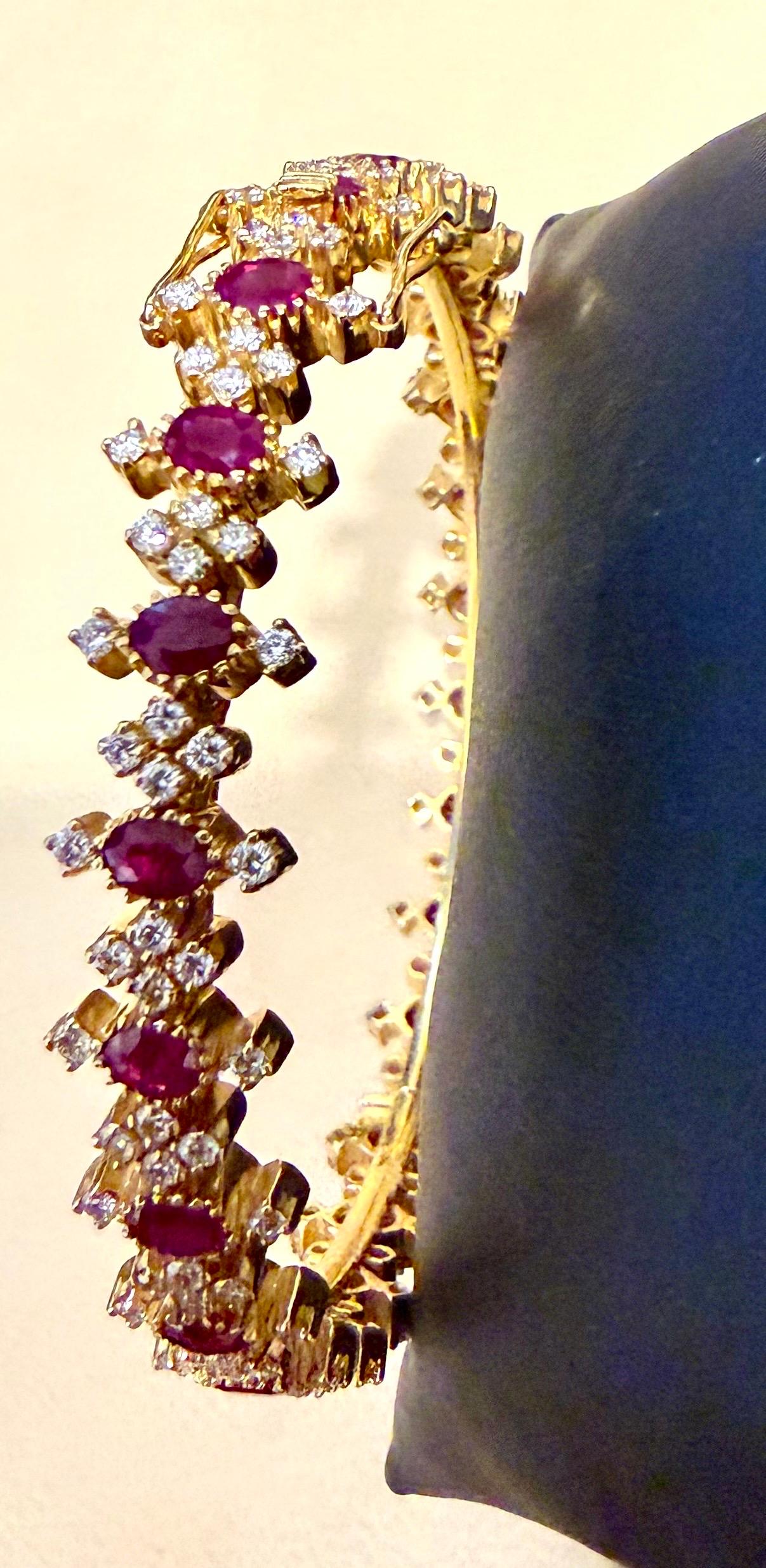 Bracelet en or jaune 22 carats avec rubis naturel et 5 ct de diamants 29.4 grammes en vente 5