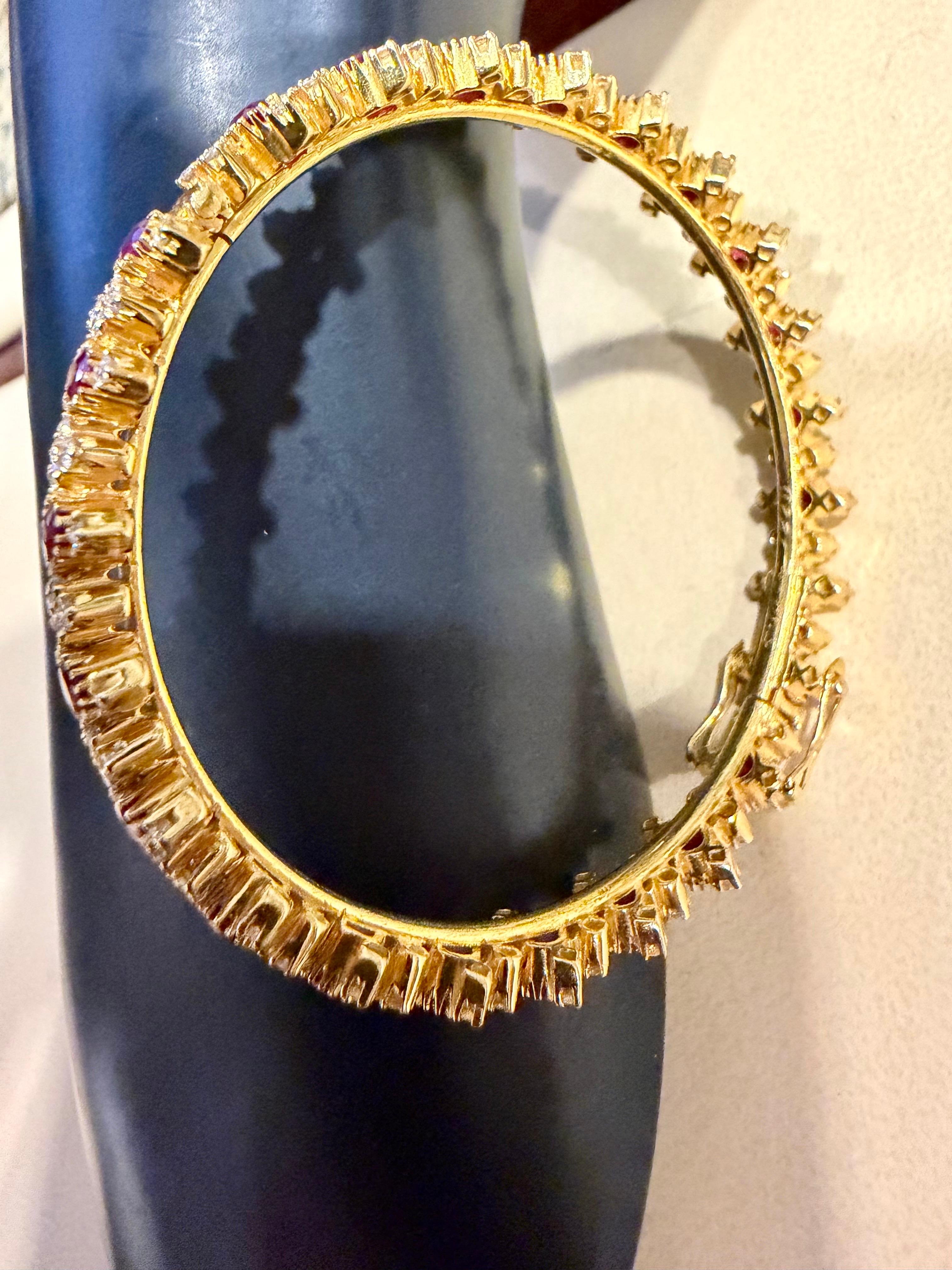 Bracelet en or jaune 22 carats avec rubis naturel et 5 ct de diamants 29.4 grammes en vente 6