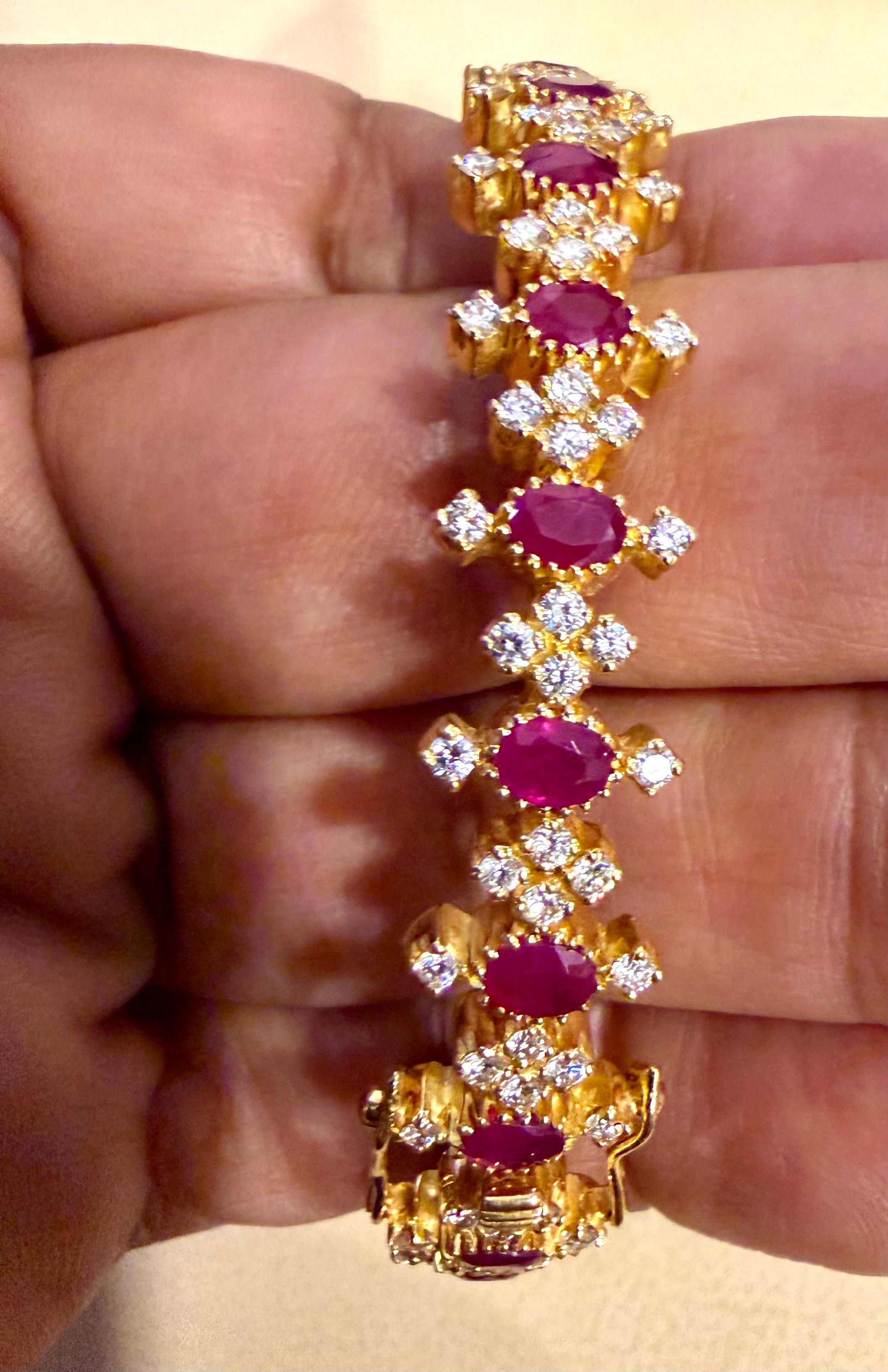 Bracelet en or jaune 22 carats avec rubis naturel et 5 ct de diamants 29.4 grammes en vente 9