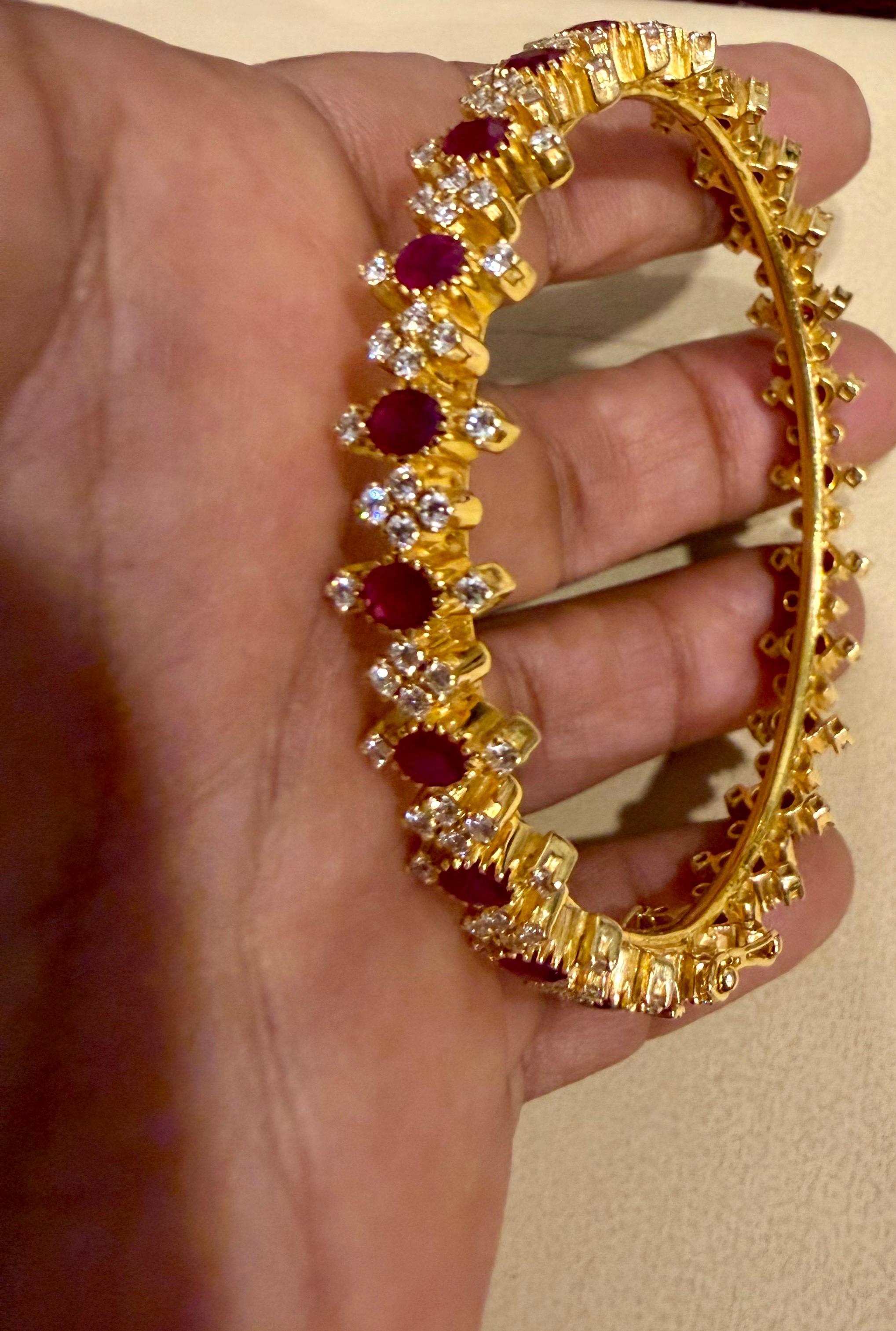 Bracelet en or jaune 22 carats avec rubis naturel et 5 ct de diamants 29.4 grammes Excellent état - En vente à New York, NY