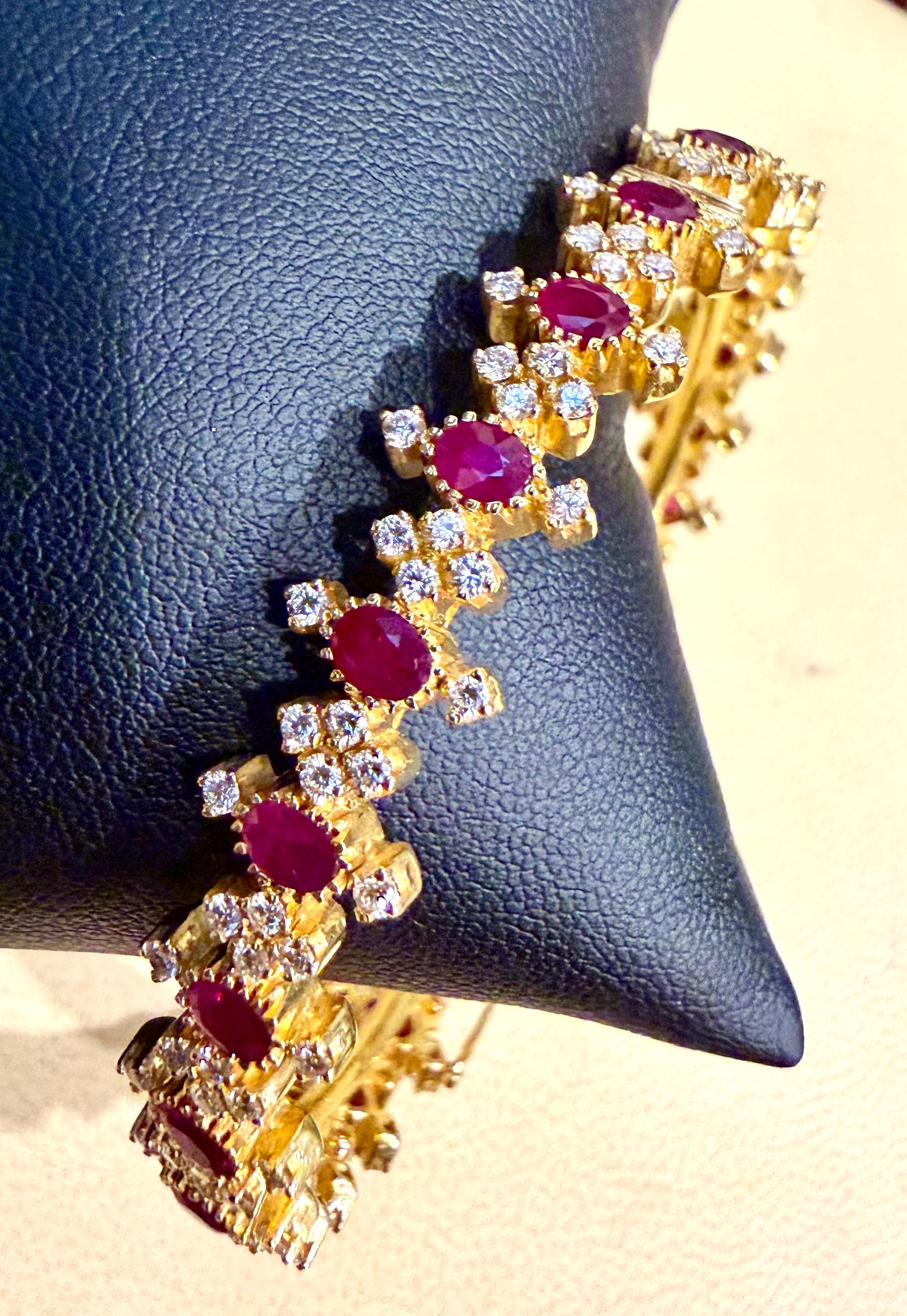 Bracelet en or jaune 22 carats avec rubis naturel et 5 ct de diamants 29.4 grammes en vente 3