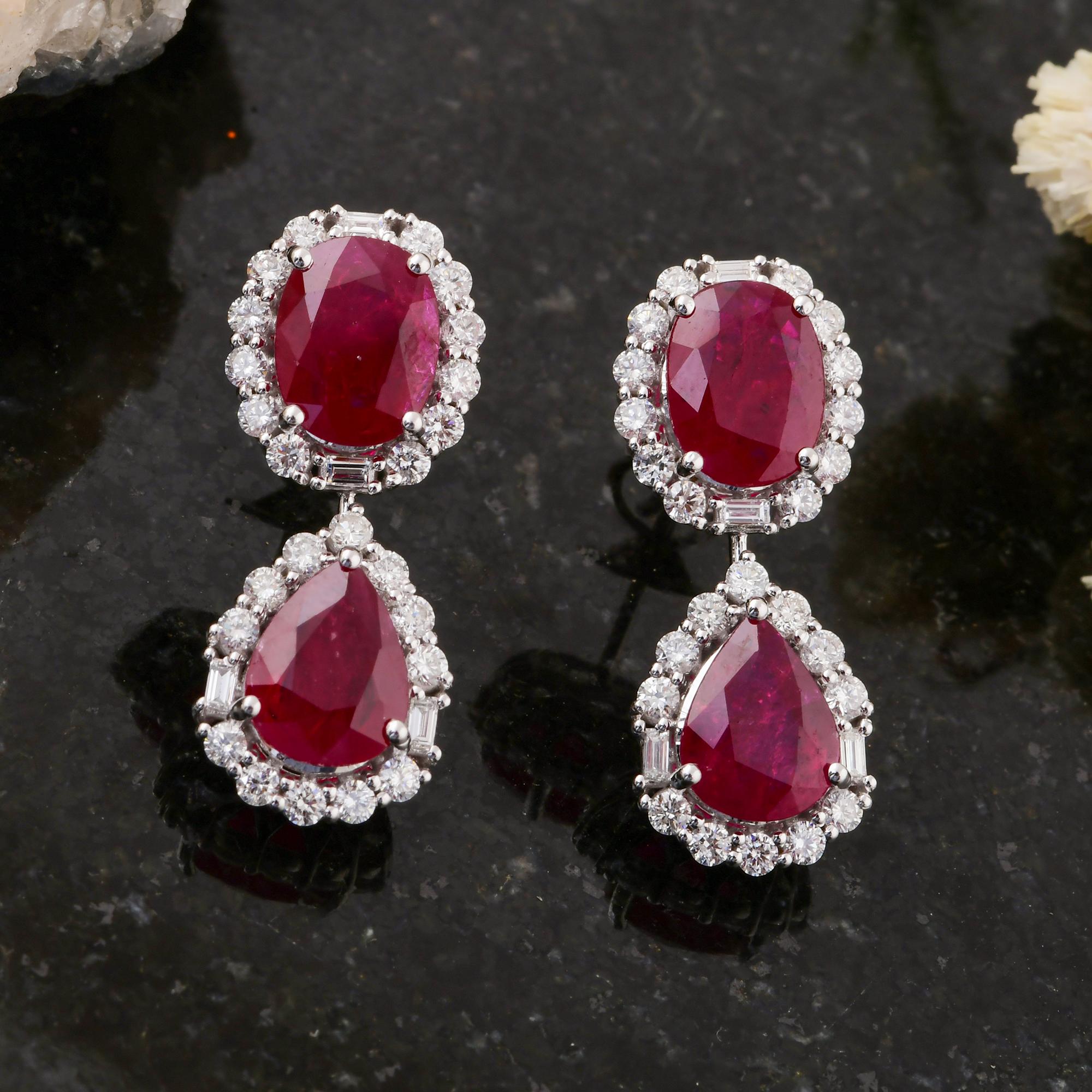 Boucles d'oreilles pendantes en or blanc 18 carats, rubis naturel 8.33 carats Halo diamant 1.42 carats Pour femmes en vente