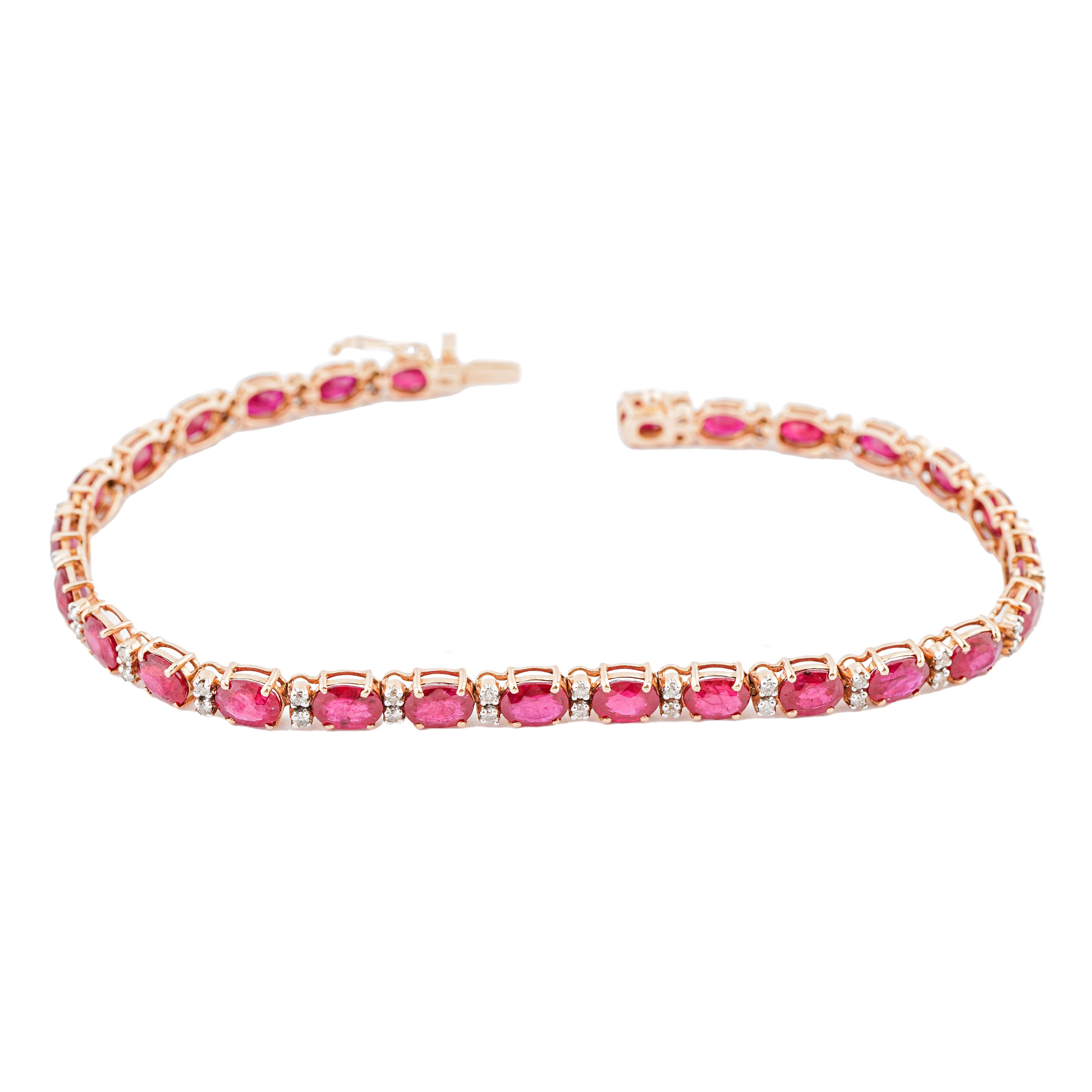 Natural ruby 9.75cts & diamond 0.43cts bracelet in 18k gold In New Condition For Sale In New York, NY