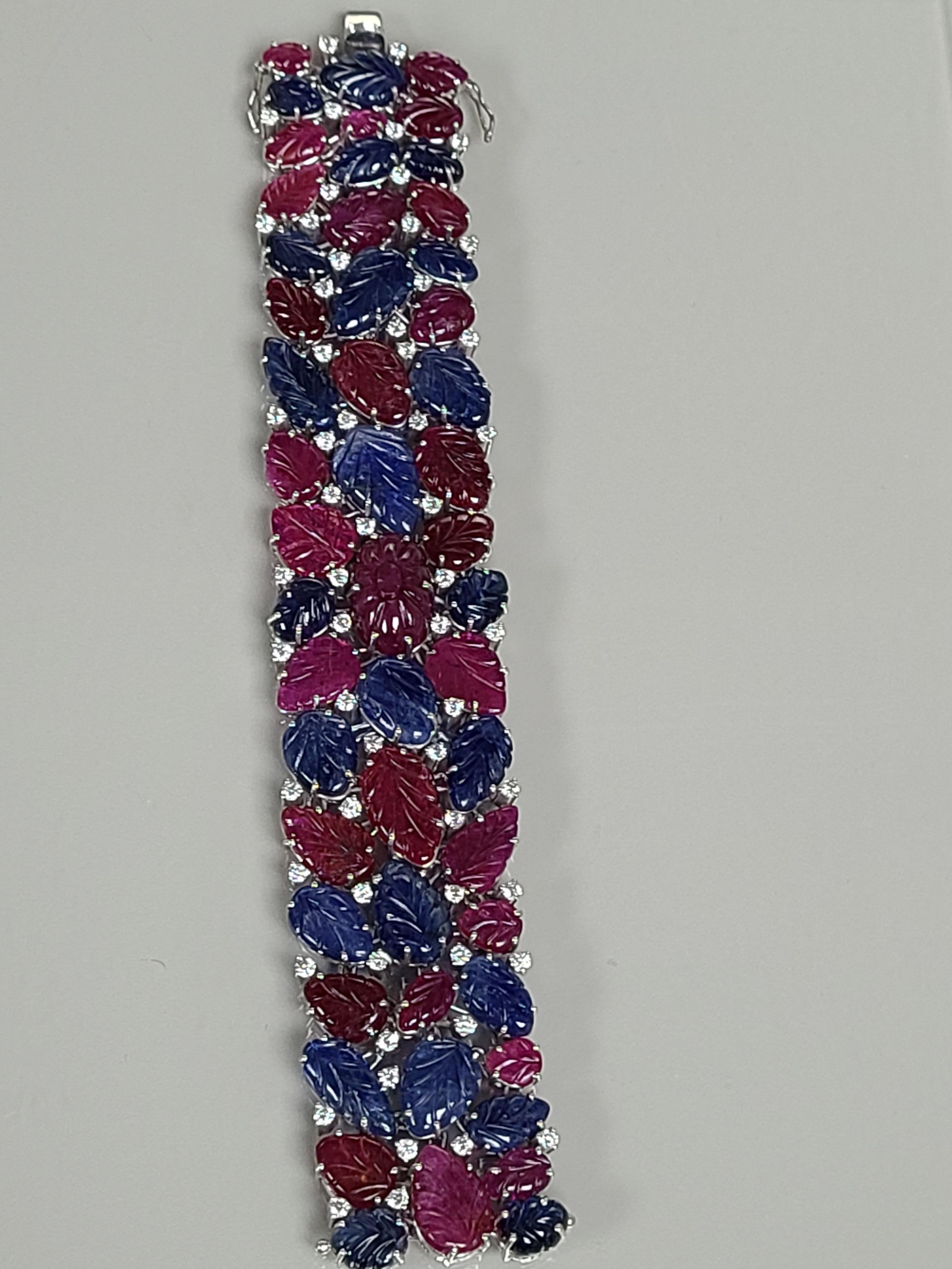 Natural Ruby and Blue Sapphire Un-Heat Bracelet with Diamonds in 18 Karat Gold In New Condition In Hong Kong, HK