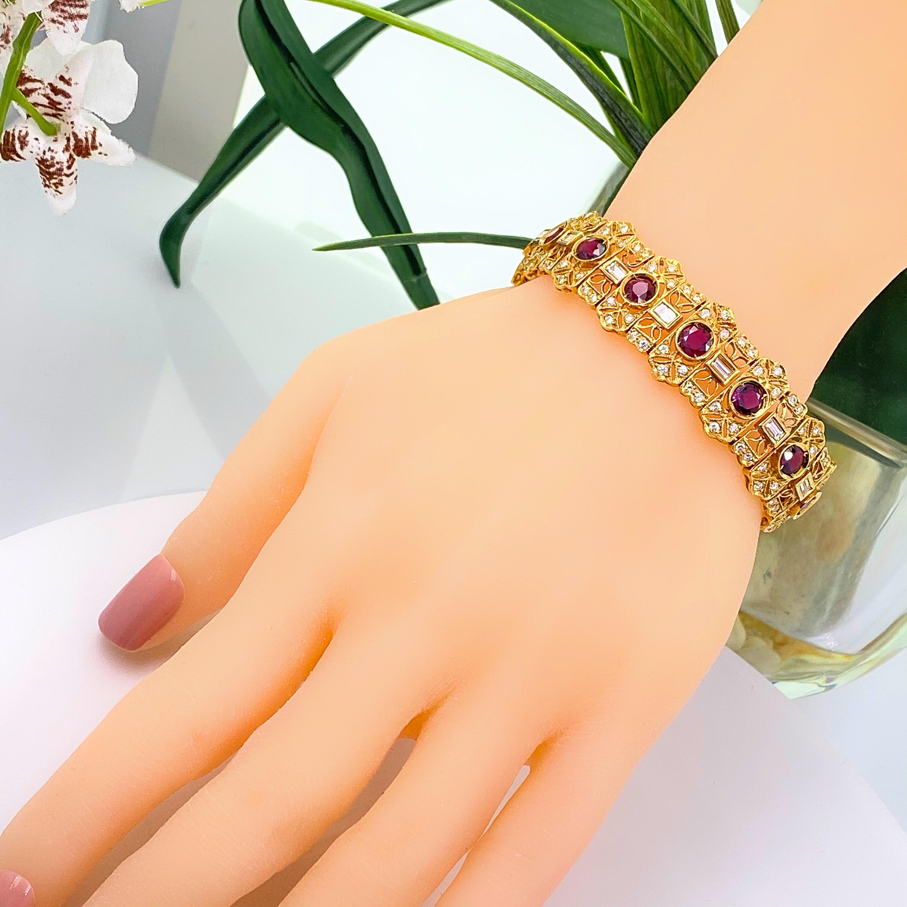 Armband aus 18 Karat Gelbgold mit natürlichem Rubin und Diamanten 10,60 Karat 4