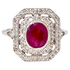 Ring mit natürlichem Rubin und Diamant im Art-déco-Stil mit doppeltem Halo aus 18 Karat Weißgold