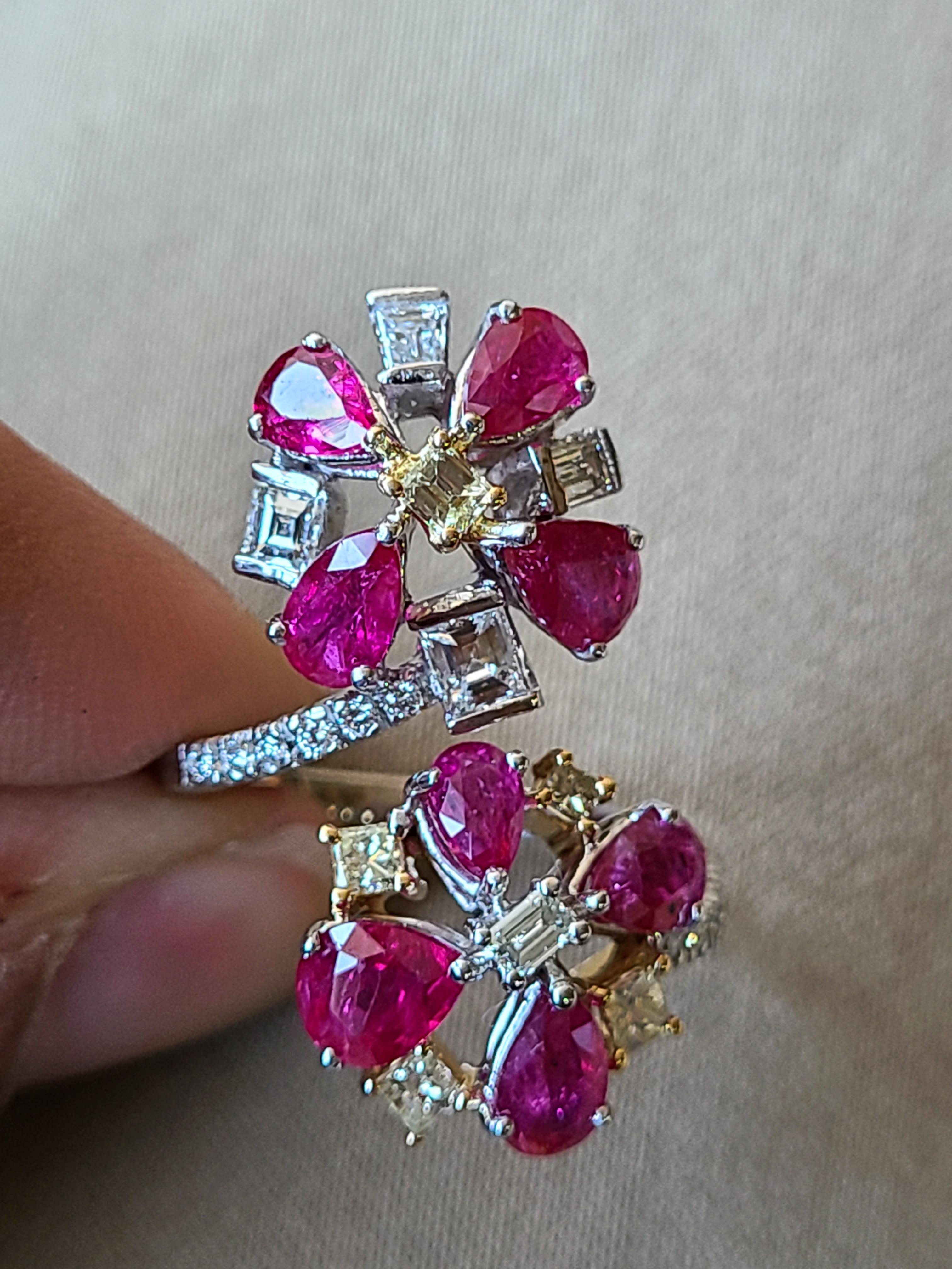 Natural Ruby and Diamond Ring Set in 18 Karat Gold In New Condition In Hong Kong, HK