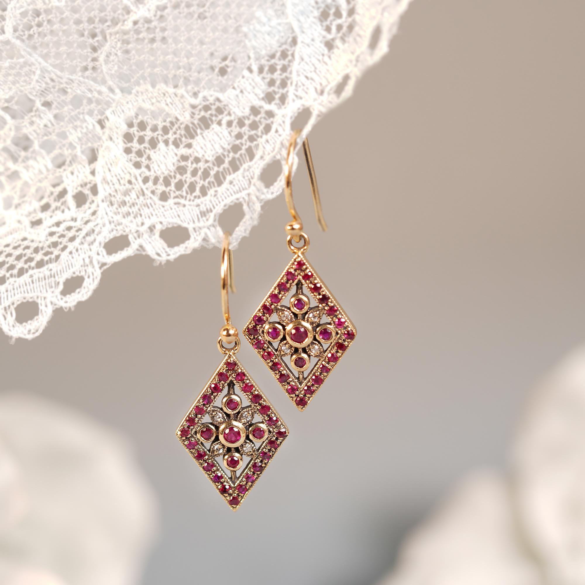 Natural Ruby and Diamond Vintage Style Geometric Drop Earrings in Solid 9K Gold In New Condition For Sale In Bangkok, TH