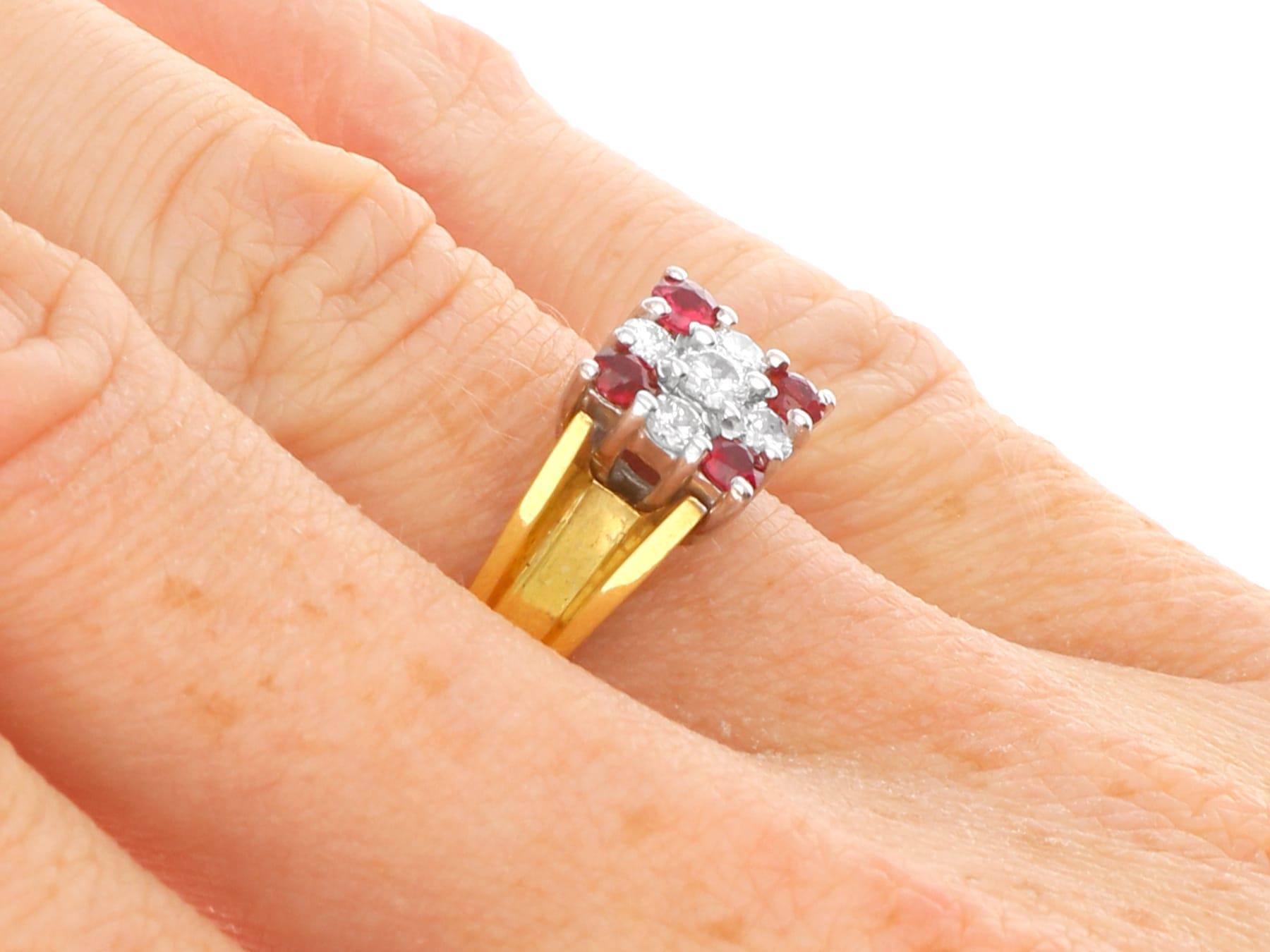 Cocktailring aus Gelbgold mit natürlichem Rubin und Diamant im Angebot 3