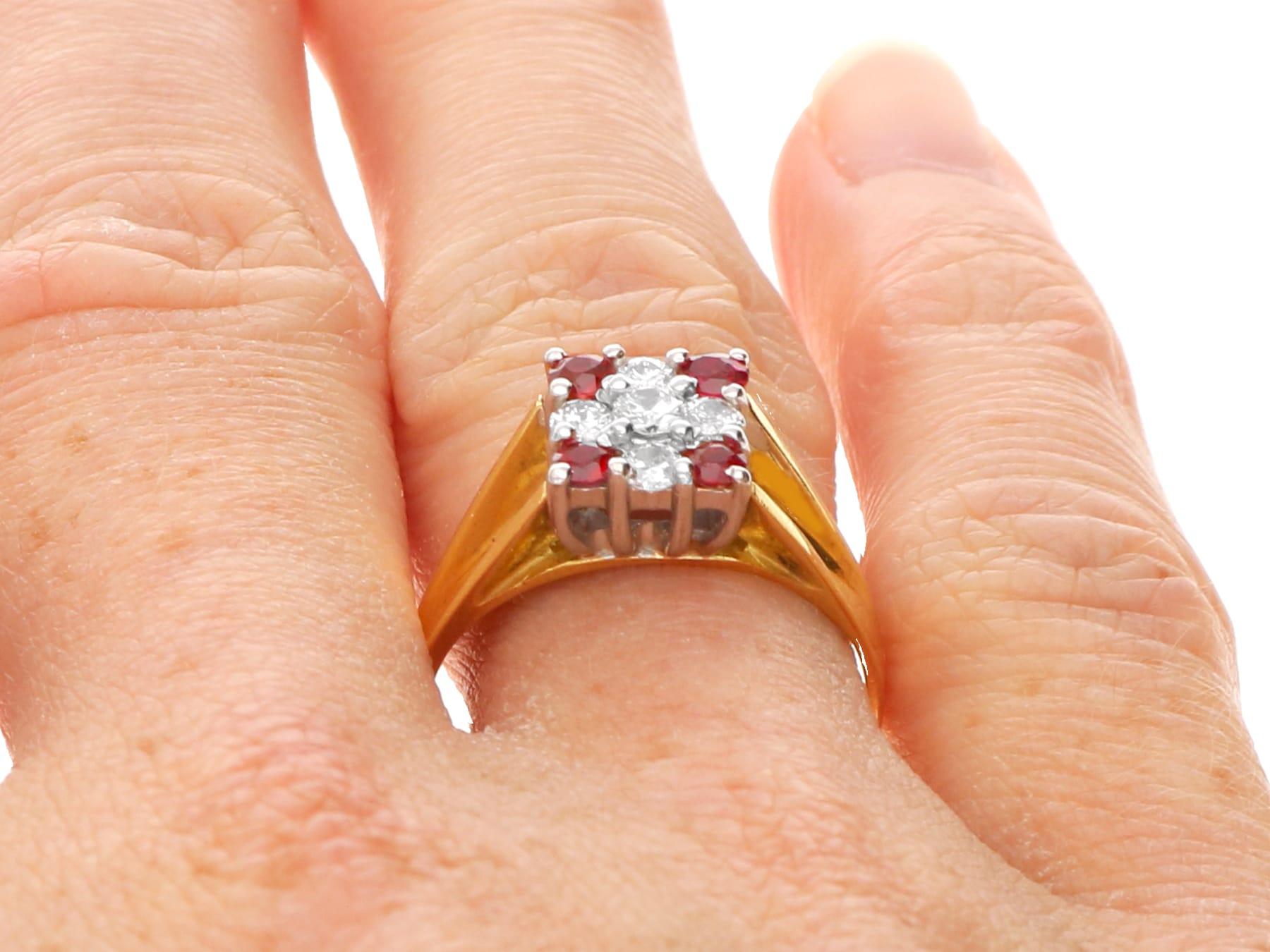 Cocktailring aus Gelbgold mit natürlichem Rubin und Diamant im Angebot 4