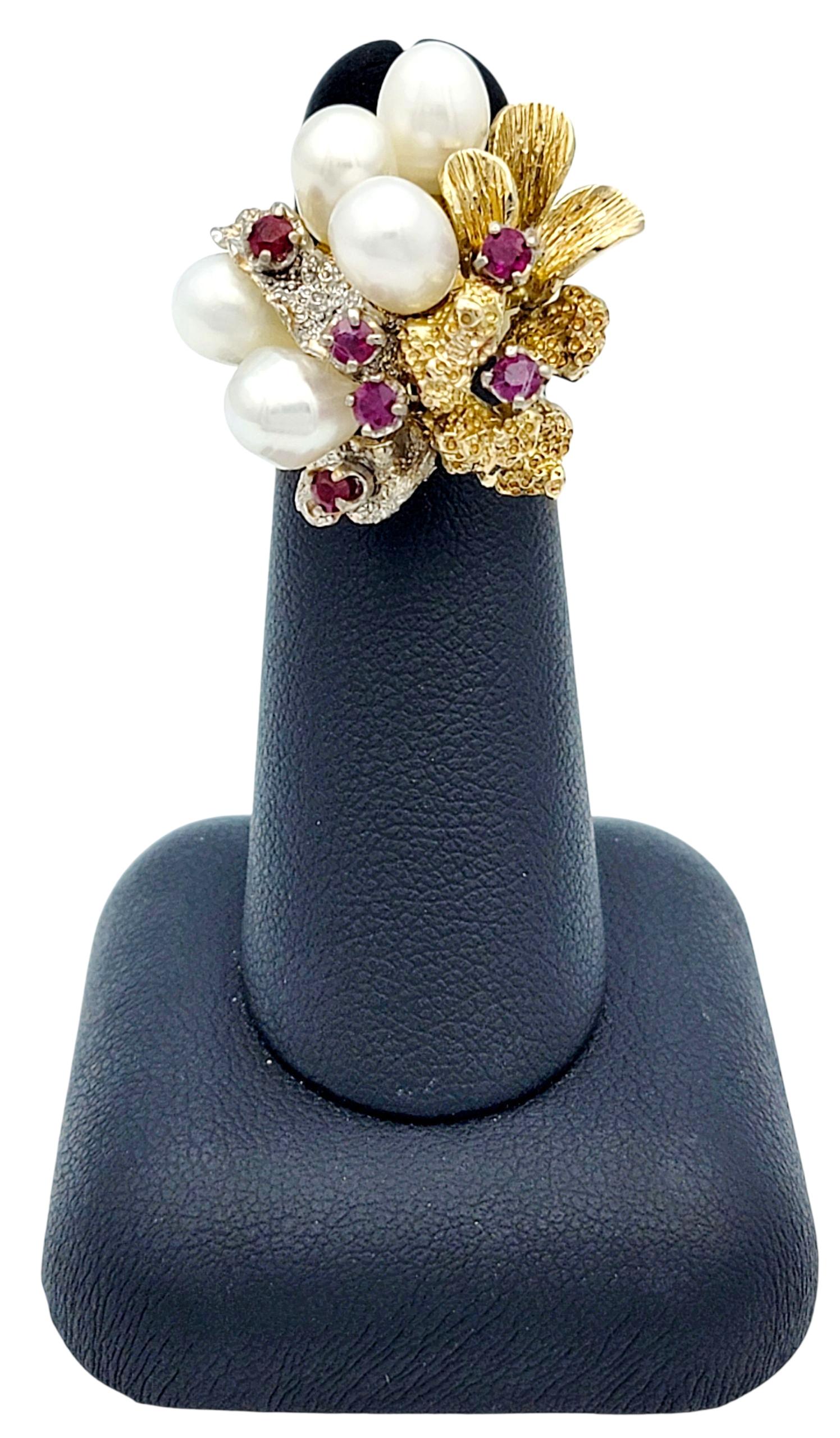 Bague cocktail rubis naturel et perles en or jaune et blanc 14 carats en vente 4