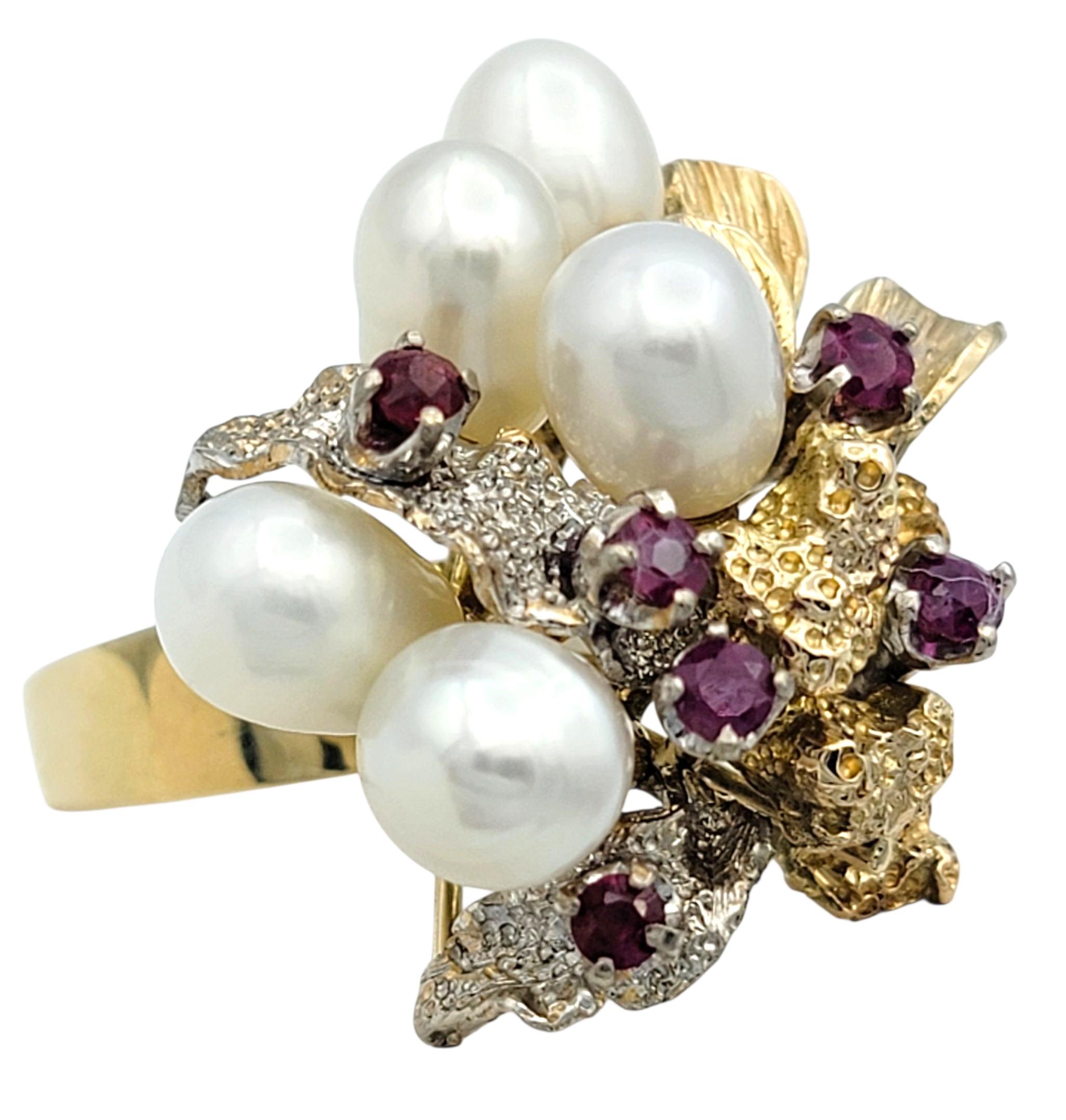 Taille ronde Bague cocktail rubis naturel et perles en or jaune et blanc 14 carats en vente