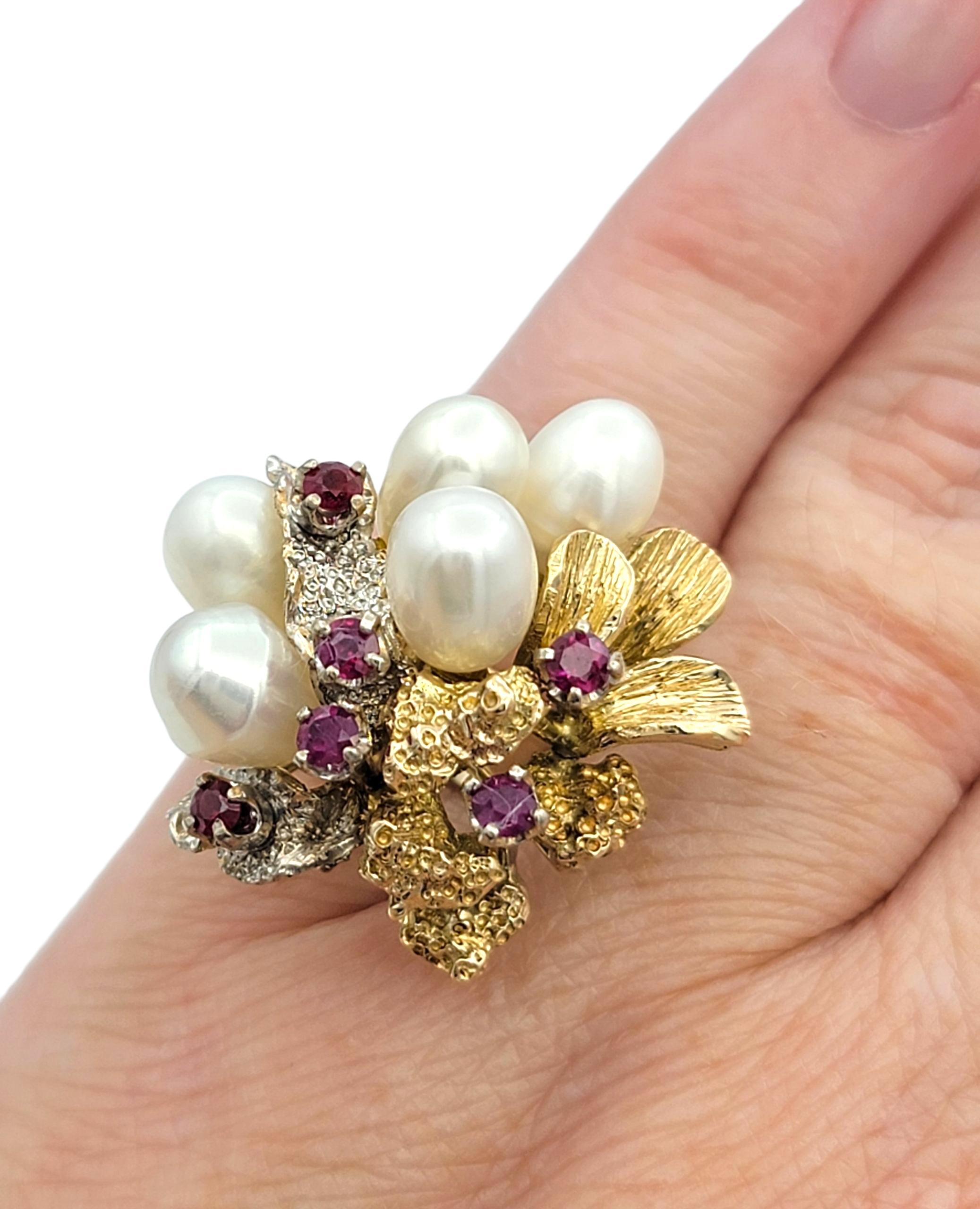 Bague cocktail rubis naturel et perles en or jaune et blanc 14 carats en vente 3