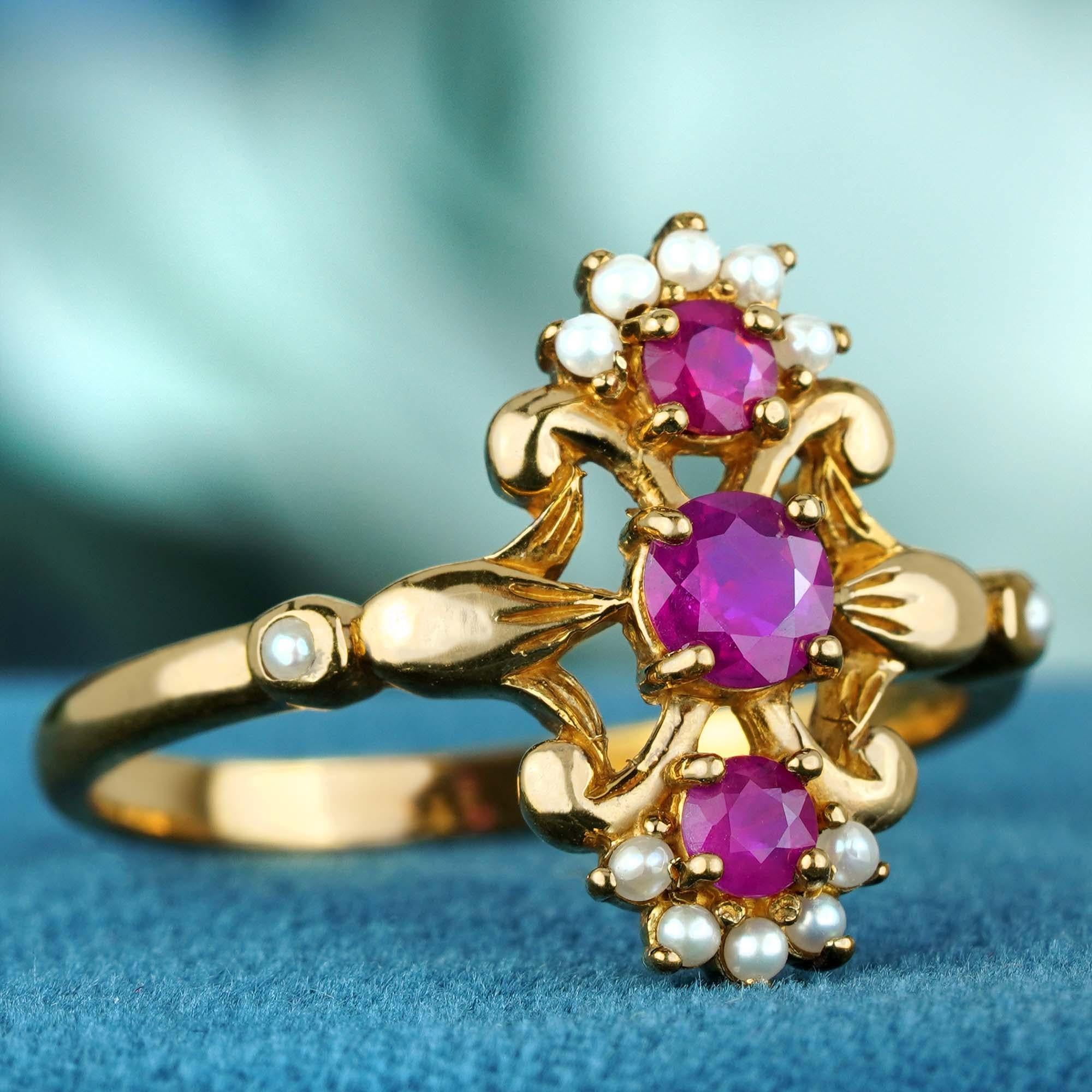 Im Angebot: Natürlicher Rubin und Perle Vintage-Stil drei Stein-Ring in massivem 9K Gold () 2