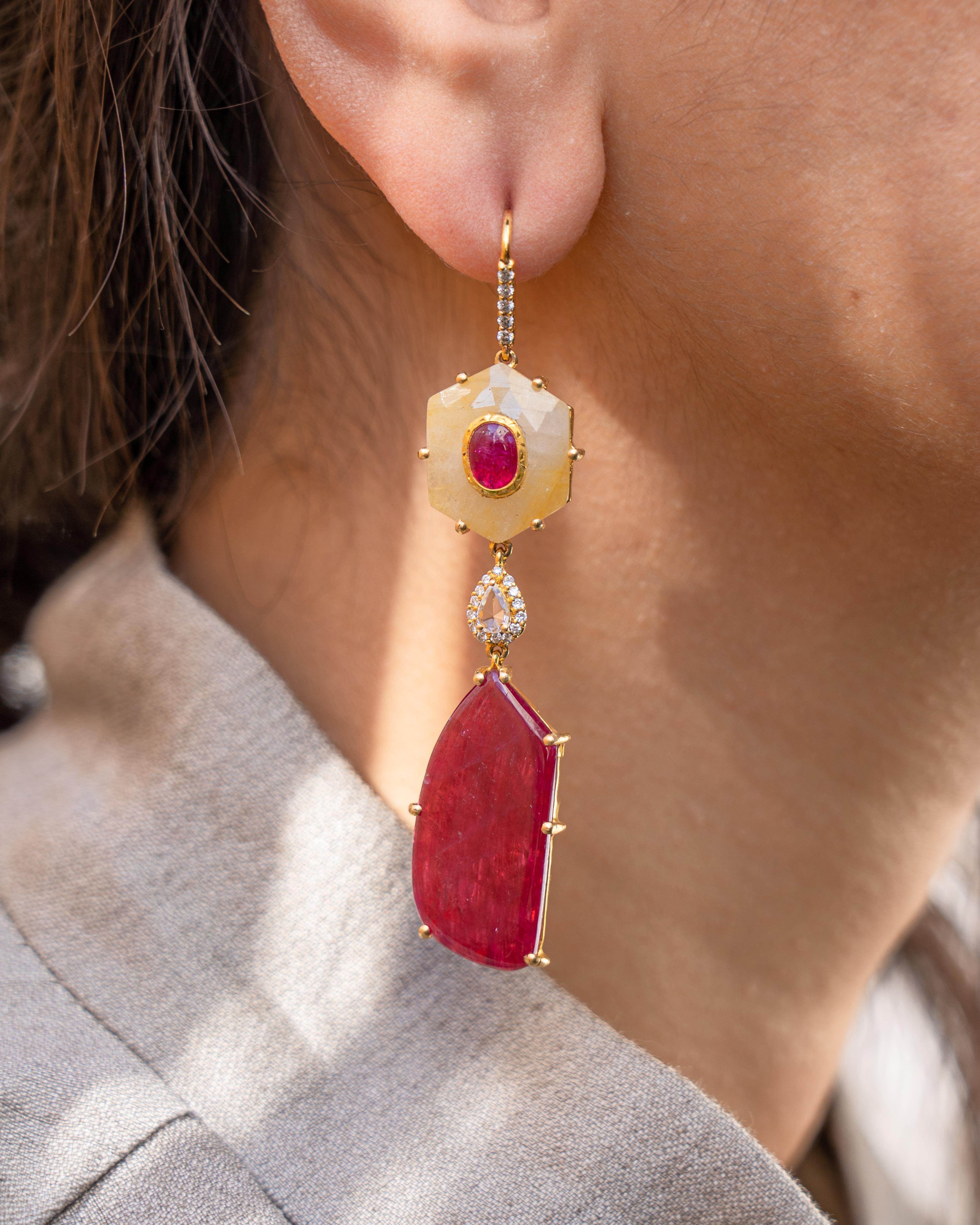 Art Deco Natural Ruby and Yellow Sapphire Dangle Earrings in 18k Yellow Gold For Sale