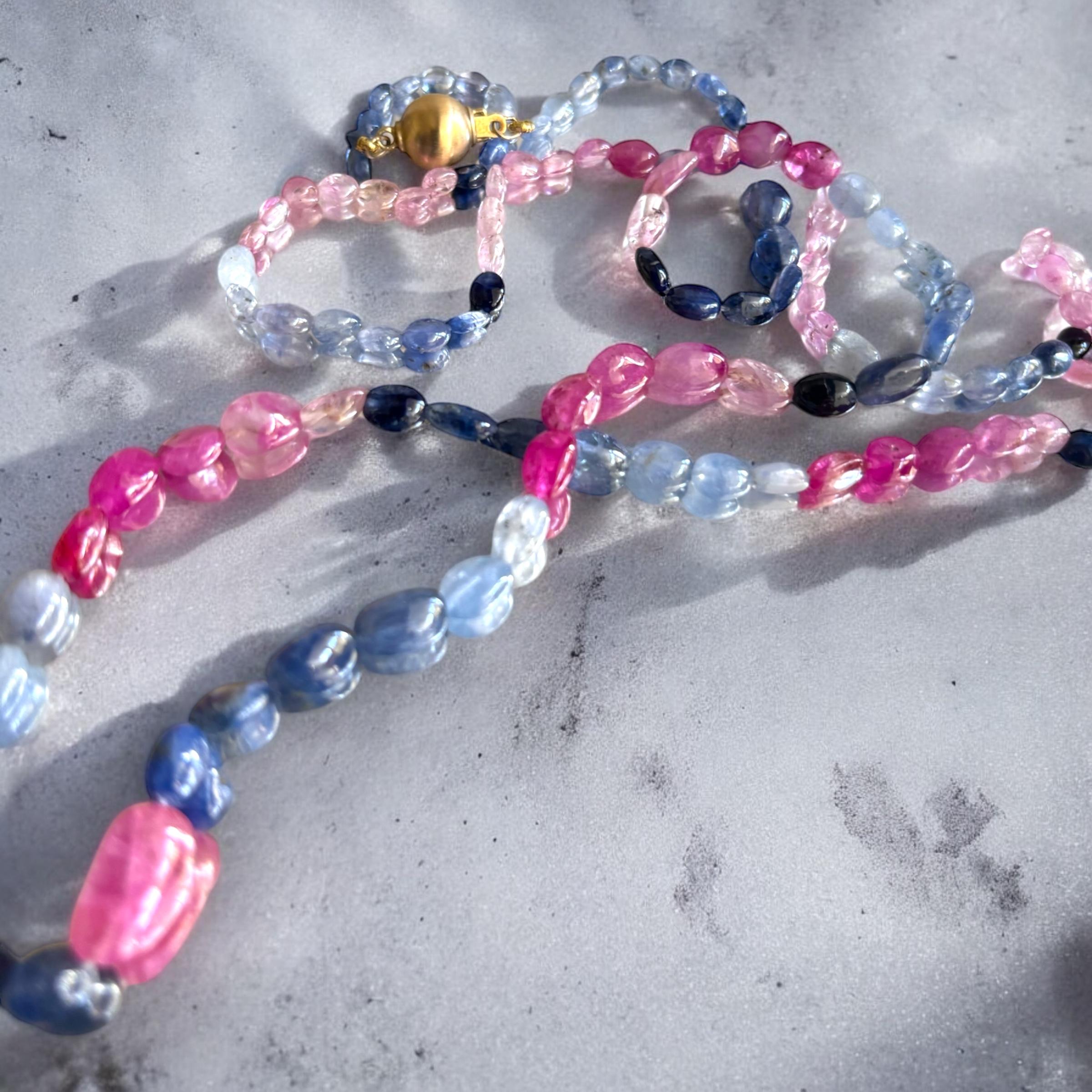 Collar largo de cuentas de rubí natural, zafiro azul y zafiro rosa,  Cierre Oro 14K en venta 5
