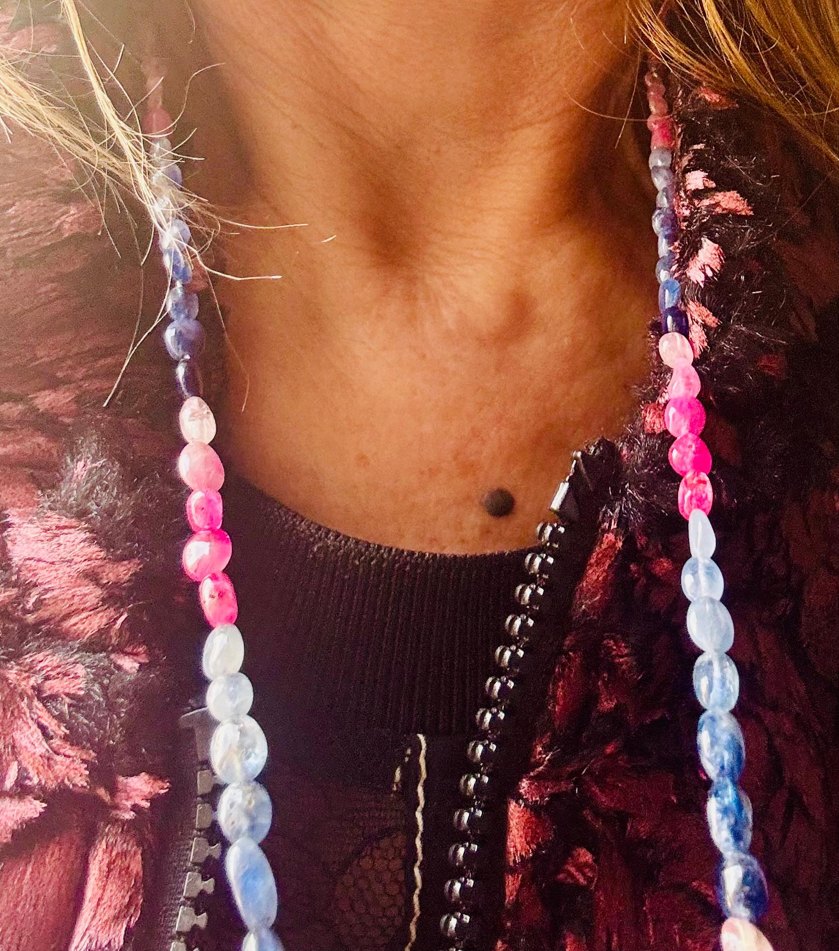Collar largo de cuentas de rubí natural, zafiro azul y zafiro rosa,  Cierre Oro 14K en venta 9