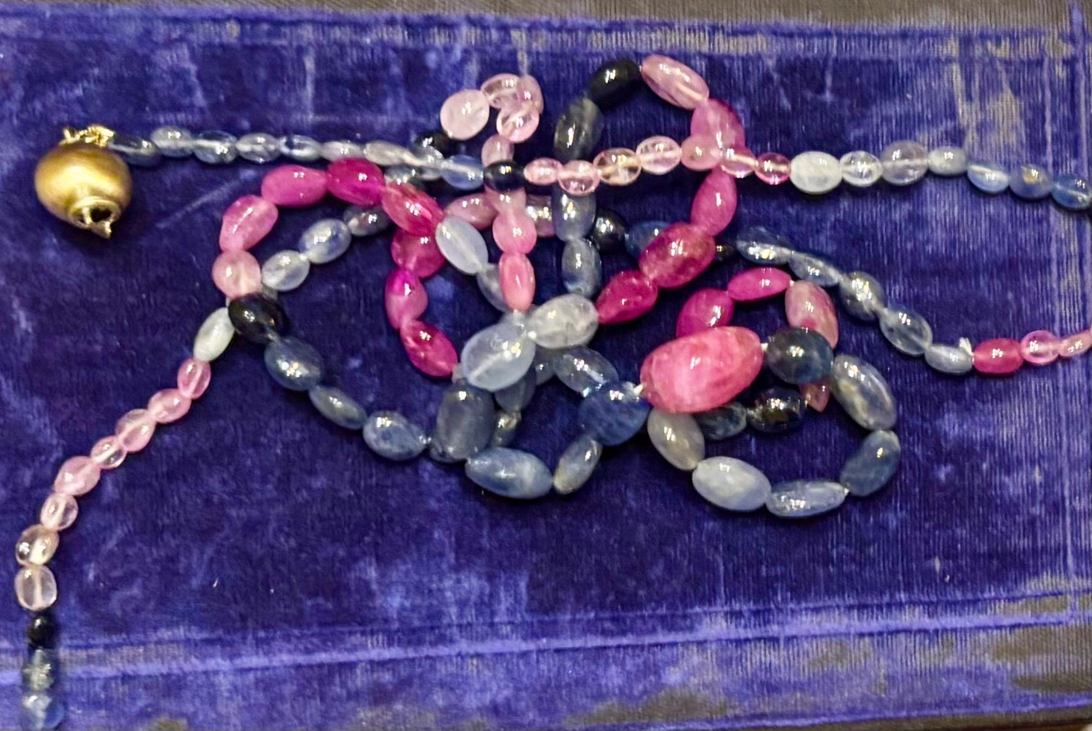 Collar largo de cuentas de rubí natural, zafiro azul y zafiro rosa,  Cierre Oro 14K Cuenta en venta