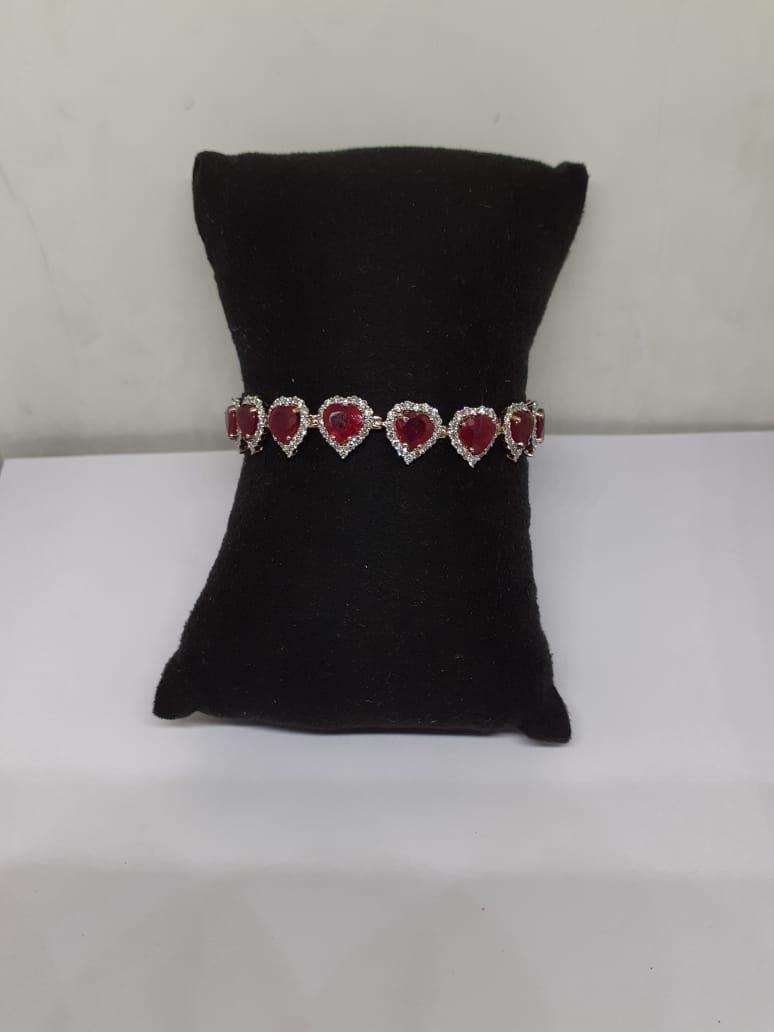 Natürliches Rubin-Armband mit Diamanten aus 18 Karat Gold im Zustand „Neu“ im Angebot in jaipur, IN