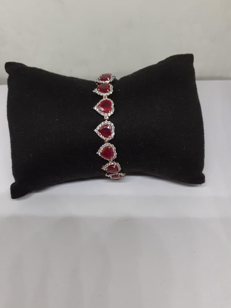 Natural Ruby bracelet with diamond in 18k gold In New Condition For Sale In jaipur, IN