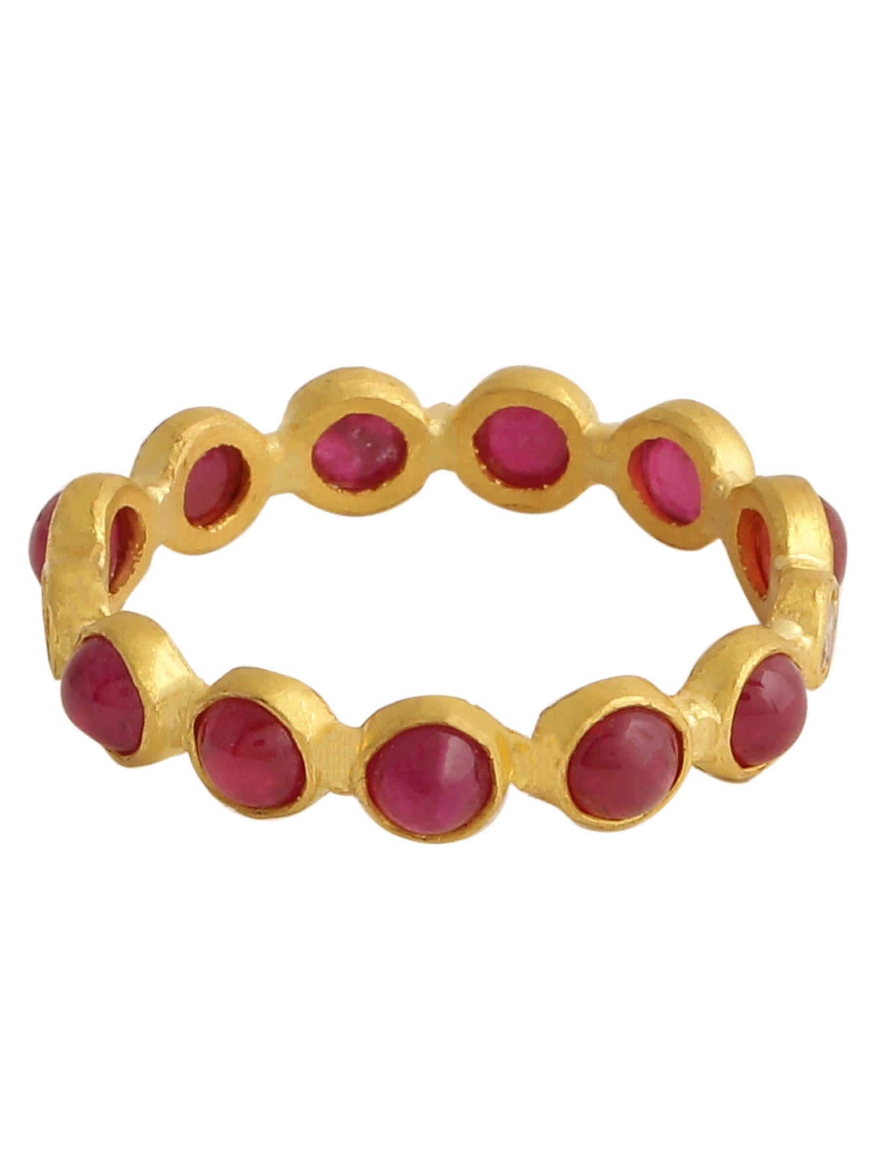 Stapelbarer Ring mit natürlichem Rubin-Cabochon und Diamanten, handgefertigt aus 22-karätigem Gold (Moderne) im Angebot