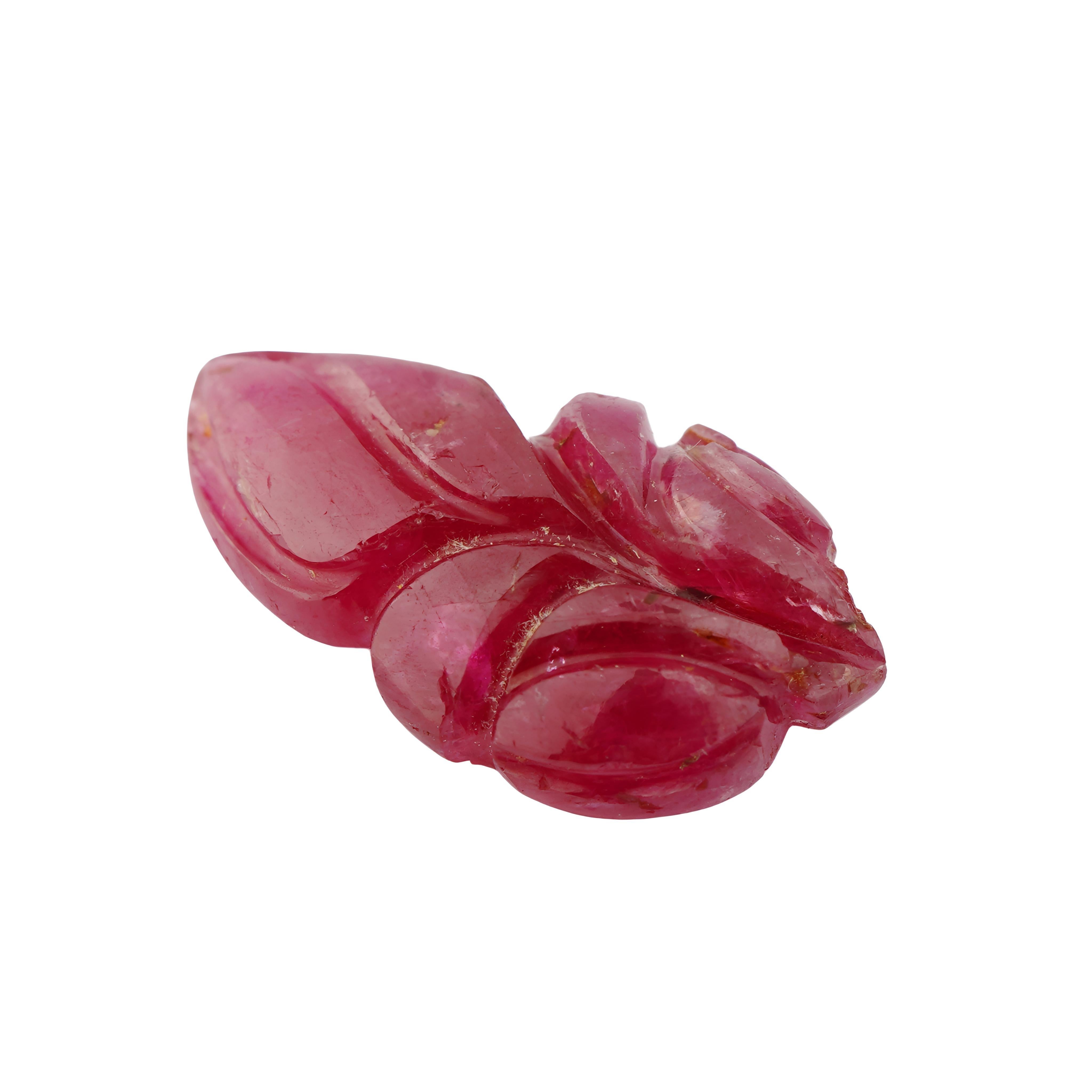 Taille Asscher Sculpture de rubis naturel en vente