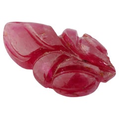 Sculpture de rubis naturel