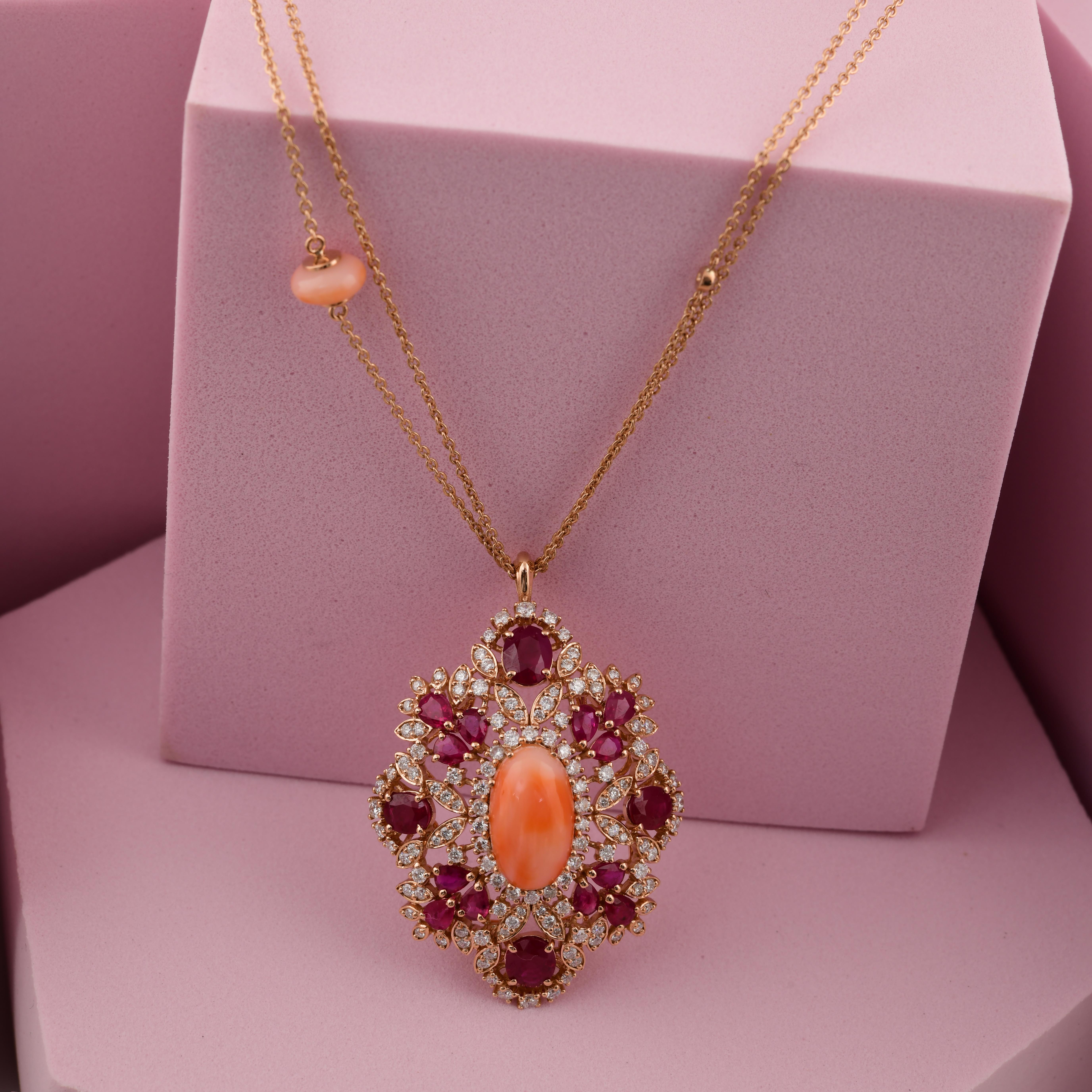Taglio ovale Collana con ciondolo in pietra preziosa di corallo rubino naturale SI/H Diamante in oro rosa 14 carati in vendita