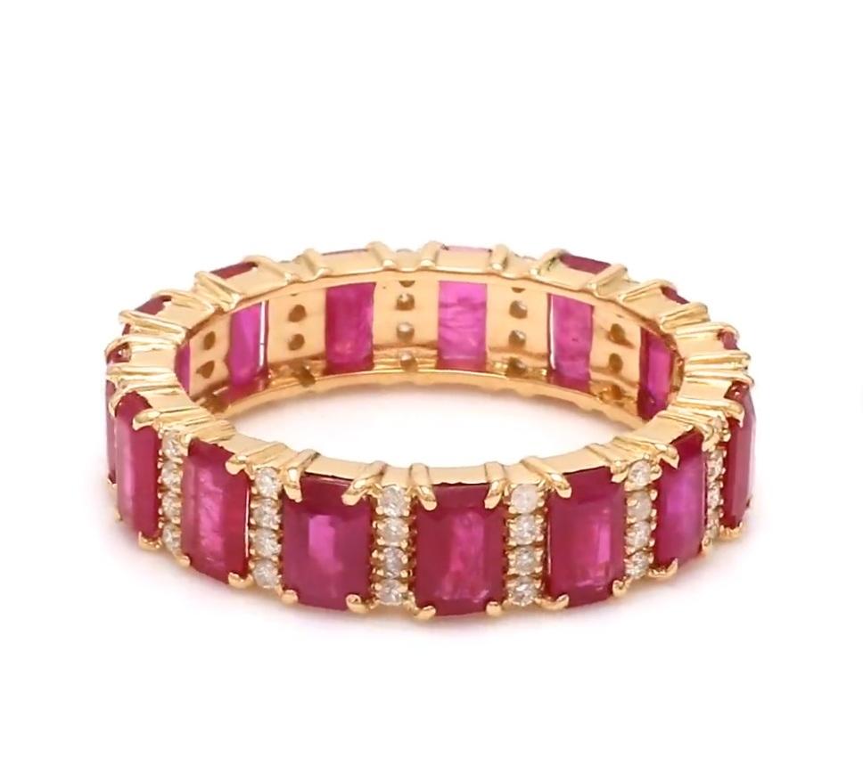 Bague en or 18k avec rubis naturel et diamant en vente 6
