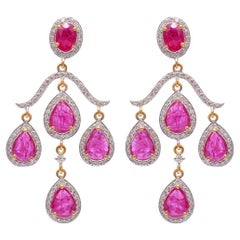 Orecchino con diamante e rubino naturale in oro 14k