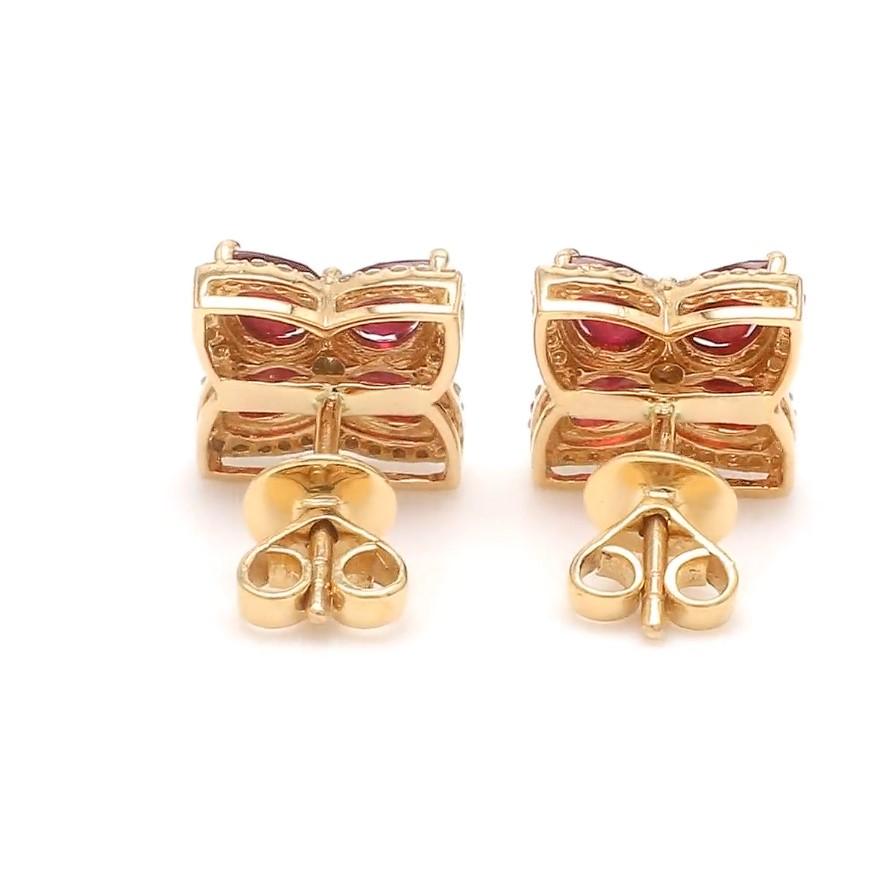 Boucle d'oreille en or 18k rubis naturel et diamant Neuf - En vente à New York, NY