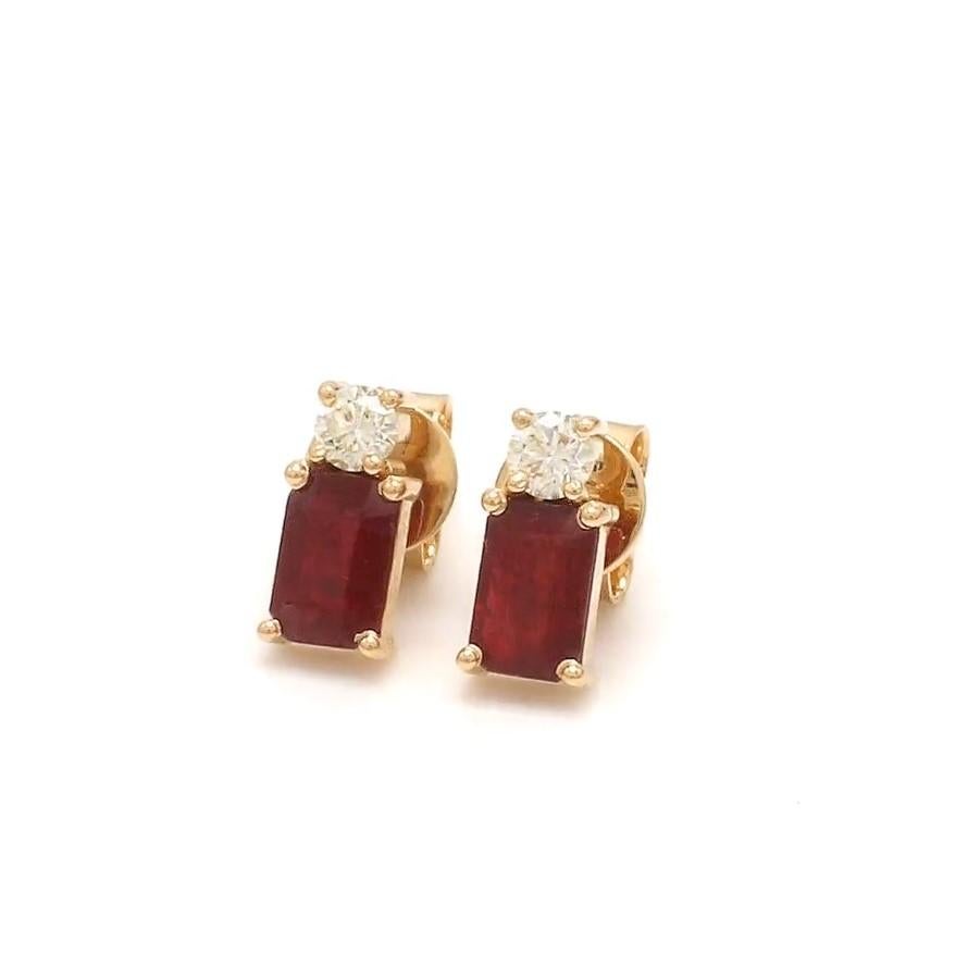 Mini orecchino con diamante taglio ottagonale in rubino, oro  Orecchini di diamanti con mini rubino taglio smeraldo Nature, oro  Mini orecchini con rubino in oro

✦ Pietra preziosa : Rubino
✦ Tipo di gemma : Nature
✦ Dimensioni della gemma: 6x4