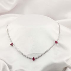 Collier en or blanc 18 carats serti de rubis naturels de 3,05 carats et de diamants de 2,39 carats