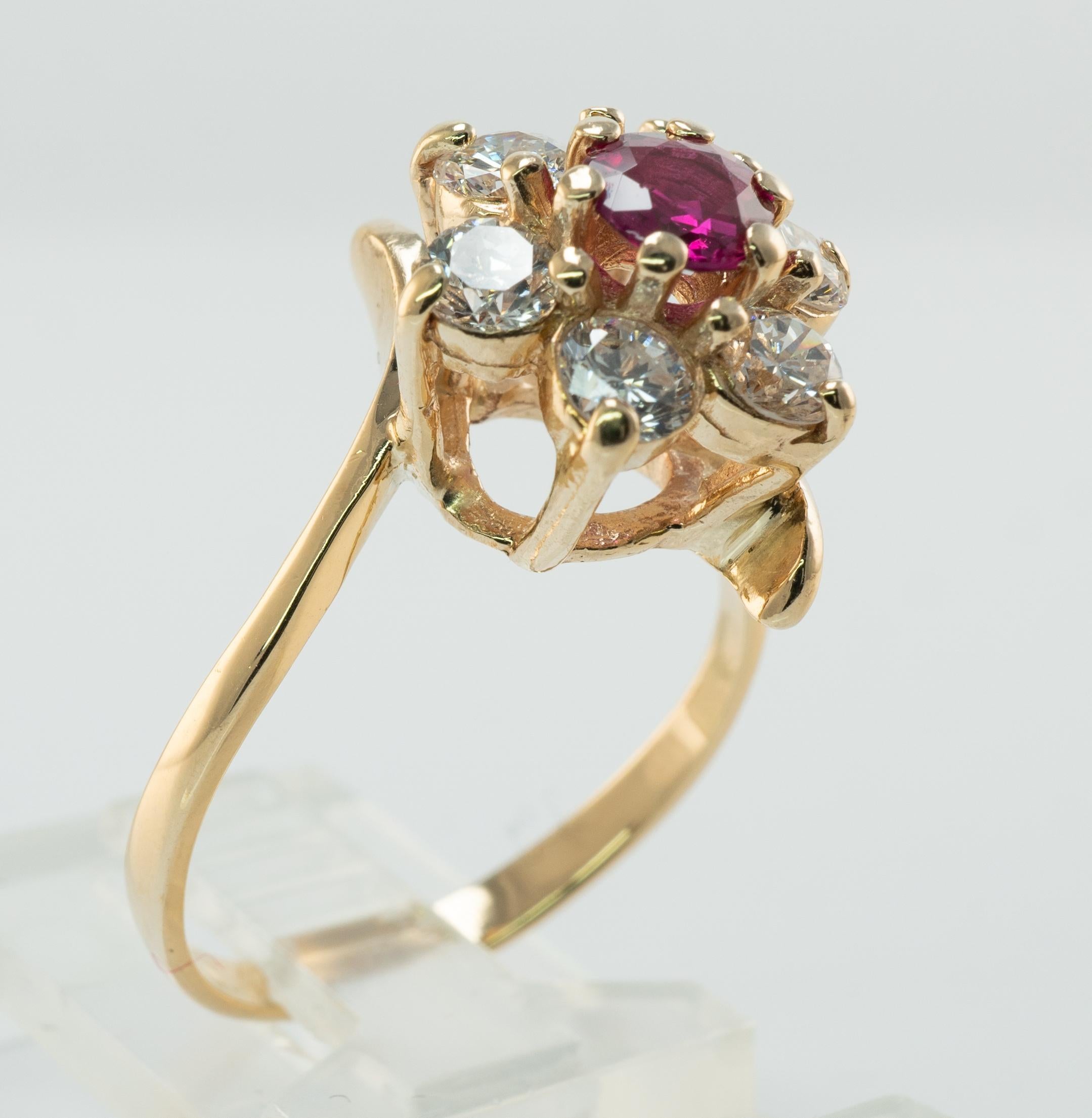 Natural Ruby Diamond Ring 18K Gold Vintage Flower For Sale 5