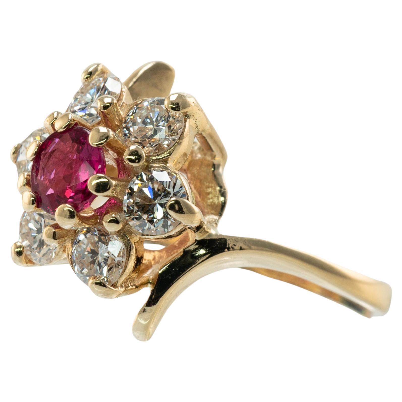 Natural Ruby Diamond Ring 18K Gold Vintage Flower For Sale