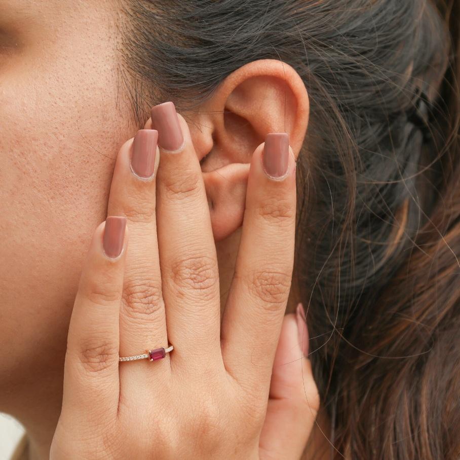 Bague fine en diamant serti de rubis et d'émeraudes or  Bague empilable rubis naturel diamant or  Bague octogonale rubis mini diamant or

DÉTAILS DES PIERRES PRÉCIEUSES :
✦ Pierre précieuse : Rubis
✦ Gemstone Type : Nature
✦ Taille de la pierre :