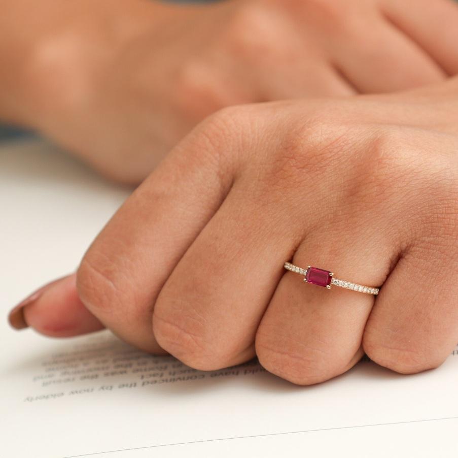 Bague en or 14k avec rubis naturel et diamant en vente 3