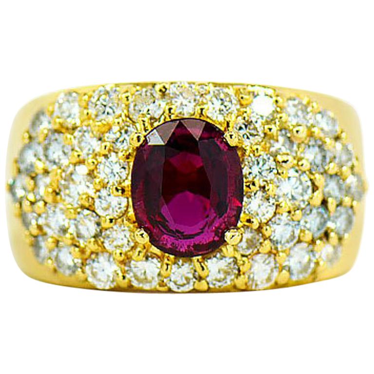 Natural Ruby & Diamond Ring in 18k Yellow Gold, With GIA Ruby Origin Report.