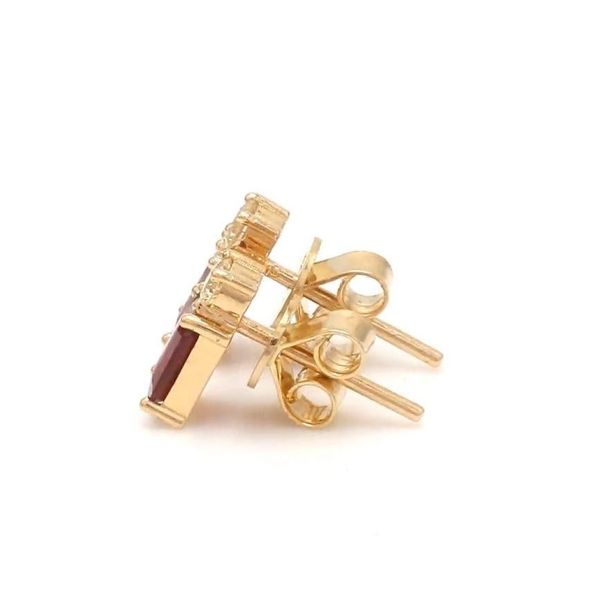 Orecchini con rubino naturale e diamante in oro 14k In condizioni Nuovo in vendita a jaipur, IN