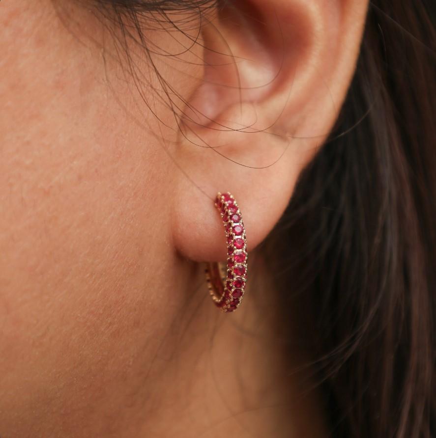 Boucles d'oreilles rubis or pavé  Boucle d'oreille rubis naturel rond pave petite boucle or  Boucles d'oreilles or rubis rouge avec pavage petites boucles or

DÉTAILS DES PIERRES PRÉCIEUSES :
✦ Pierre précieuse : Rubis
✦ Gemstone Type : Nature
✦