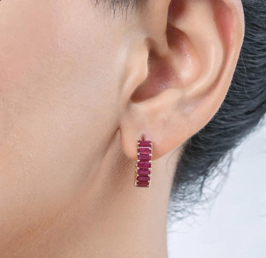 Taille Asscher Boucle d'oreille rubis naturel en or 14k en vente