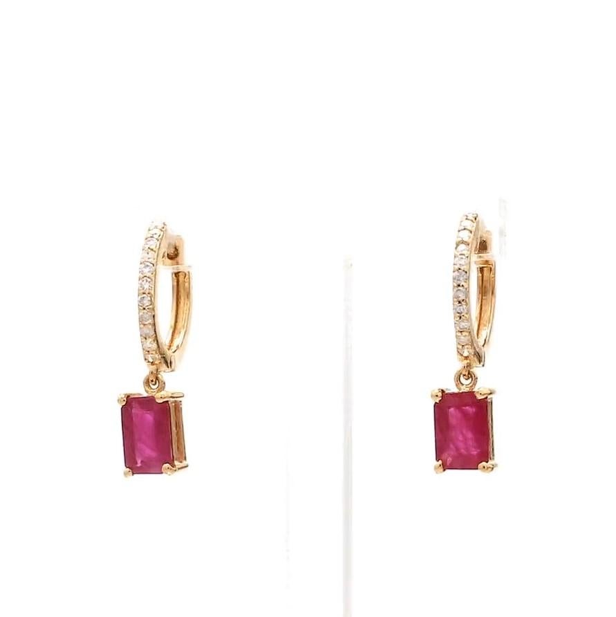 Boucles d'oreilles rubis, émeraude, mini diamants en goutte d'eau, or  Petite boucle d'oreille rubis naturel or  Boucles d'oreilles miniatures en forme d'octogone avec goutte de rubis

DÉTAILS DES PIERRES PRÉCIEUSES :
✦ Pierre précieuse : Rubis
✦