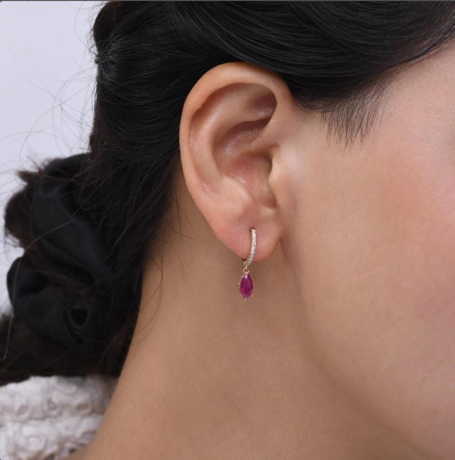 Taille Asscher Boucle d'oreille rubis naturel en or 18k en vente