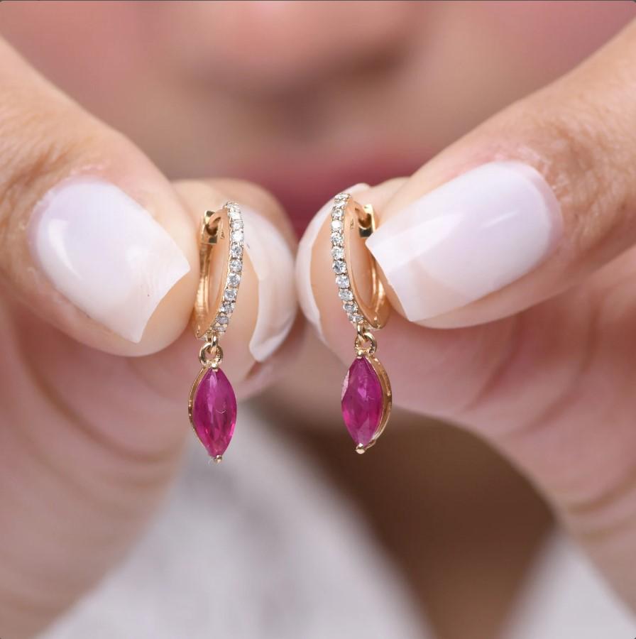 Boucle d'oreille rubis naturel en or 18k Neuf - En vente à New York, NY